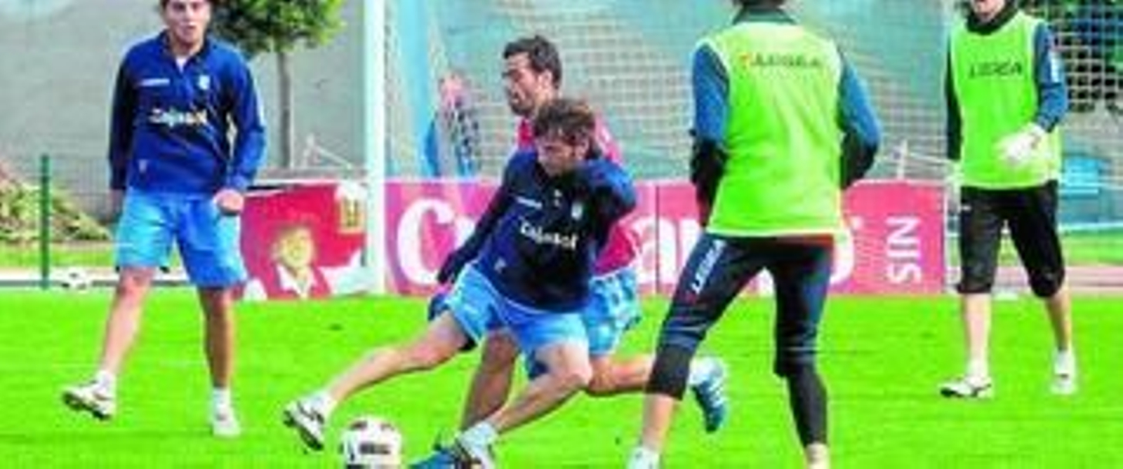 Mendoza repetirá en el lateral izquierdo.