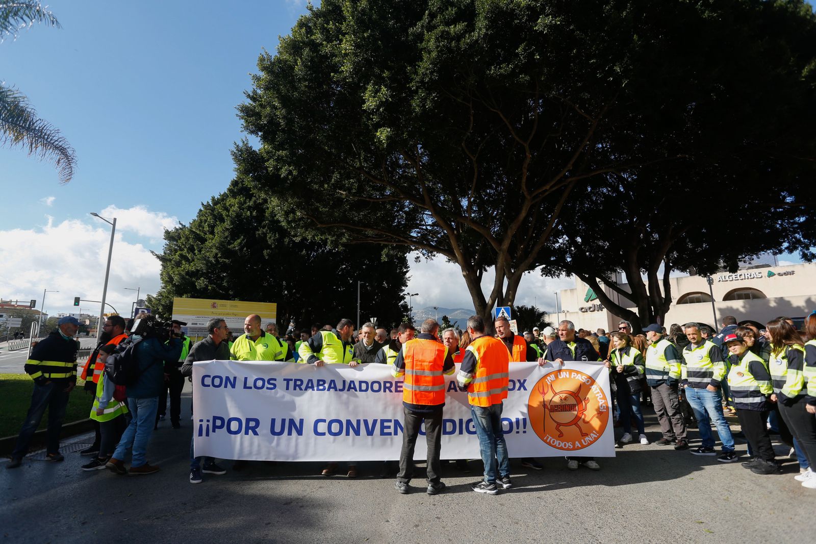 Las fotos de la manifestación de los trabajadores en huelga de Acerinox en Algeciras