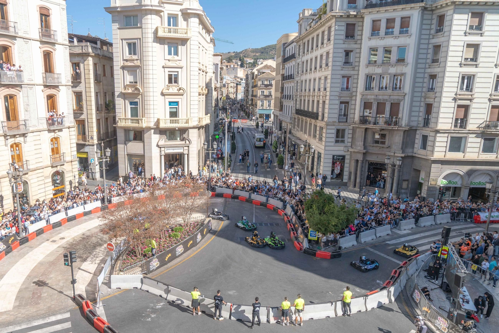 Vista aérea de la zona de Puerta Real durante una carrera
