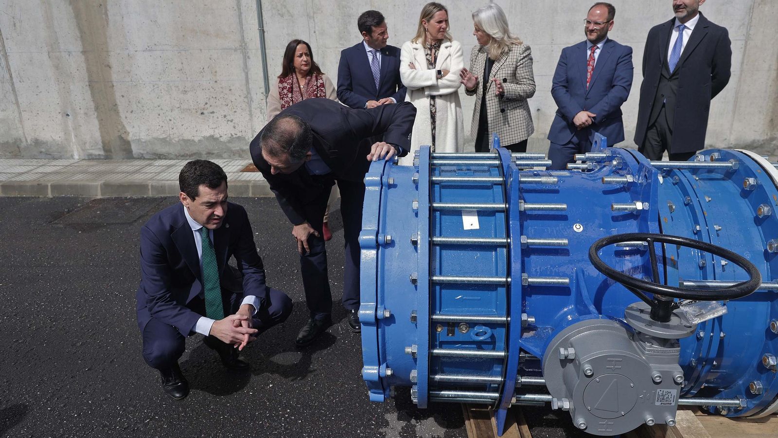 El presidente de la Junta visita la nueva infraestructura en la estación potabilizadora de Arenillas.