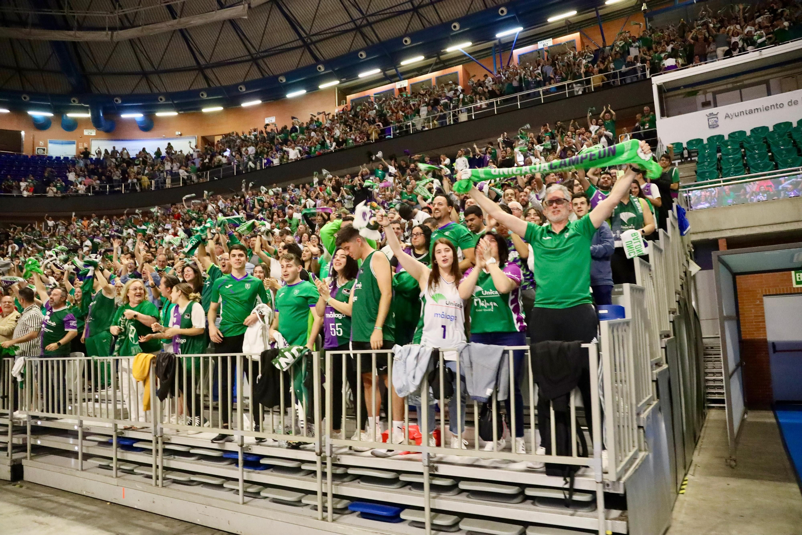 Búscate en la fiesta del Carpena tras ganar la BCL | Lenovo Tenerife - Unicaja