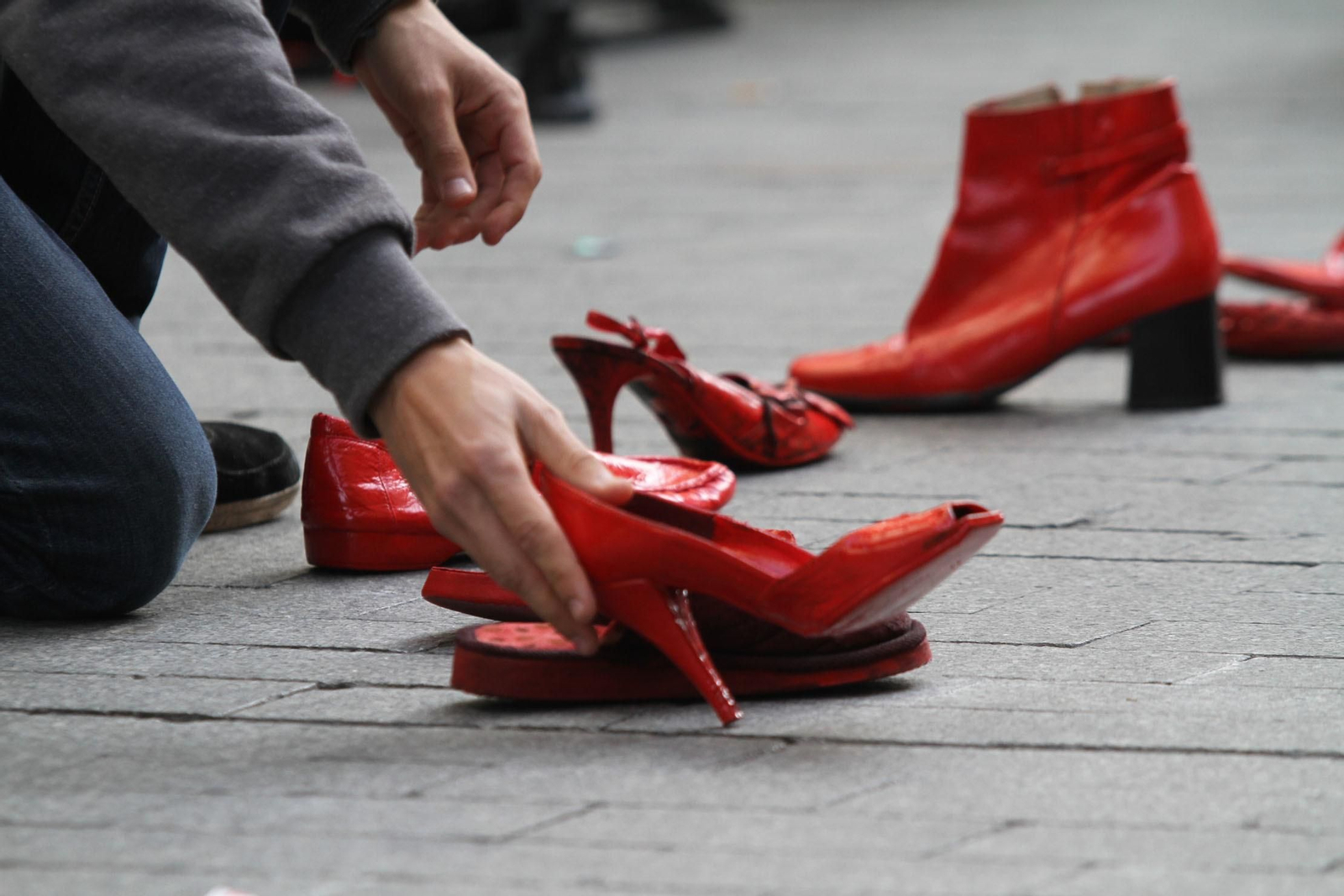 Lectura de manifiesto de violencia contra la mujer