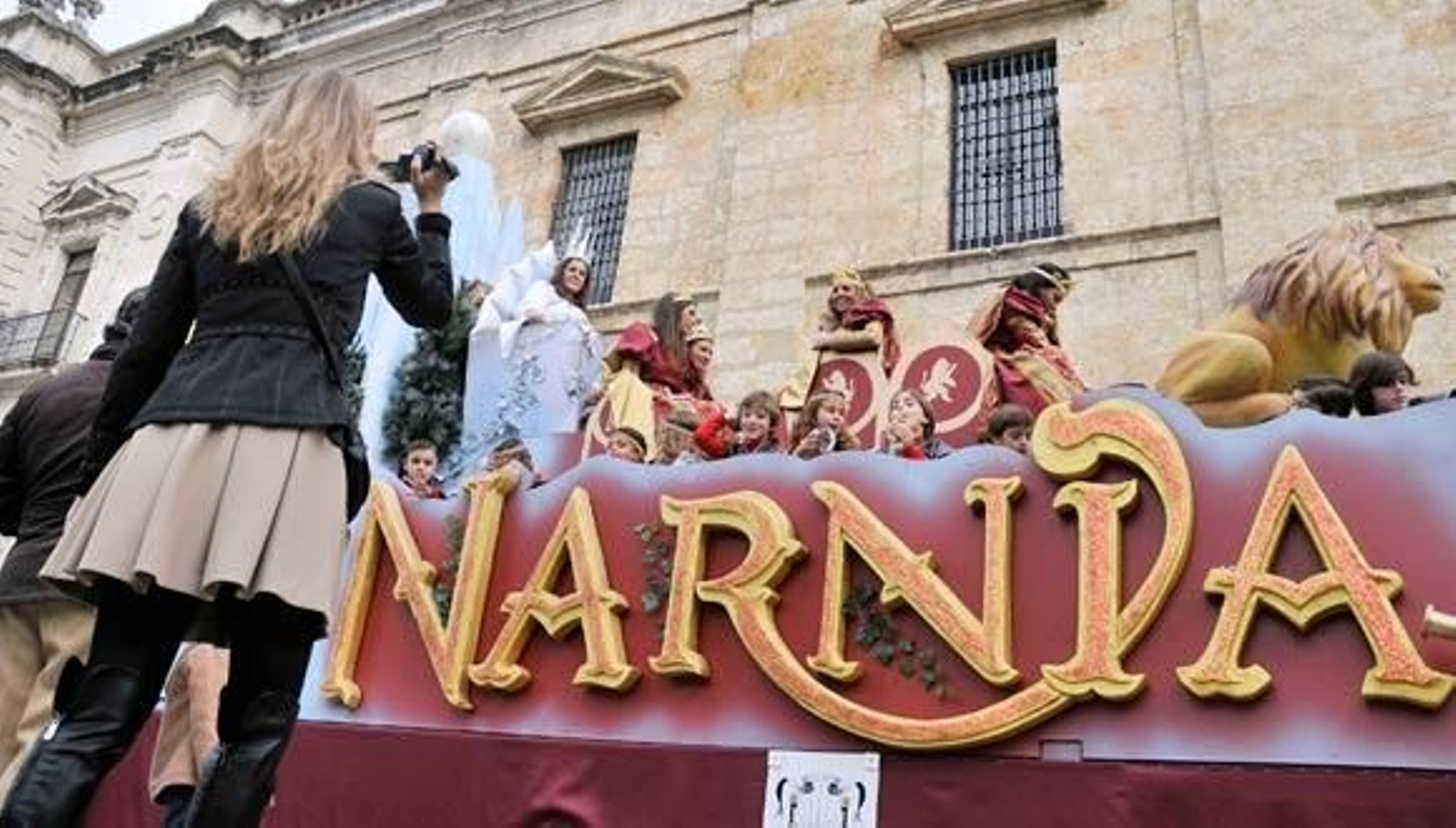 Imáganes de la Cabalgata de los Reyes Magos del Atenero de Sevilla.

Foto: Juan Carlos  Vázquez/B.Vargas/Manuel Gómez