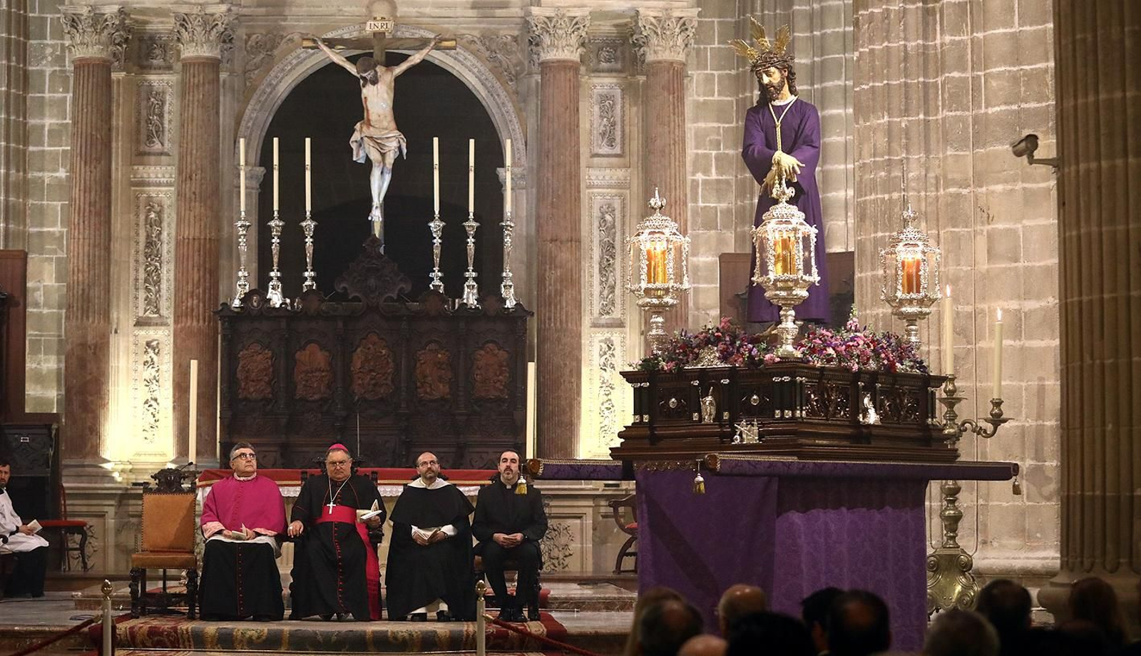 Imágenes del Vía Crucis de la Unión de Hermandades