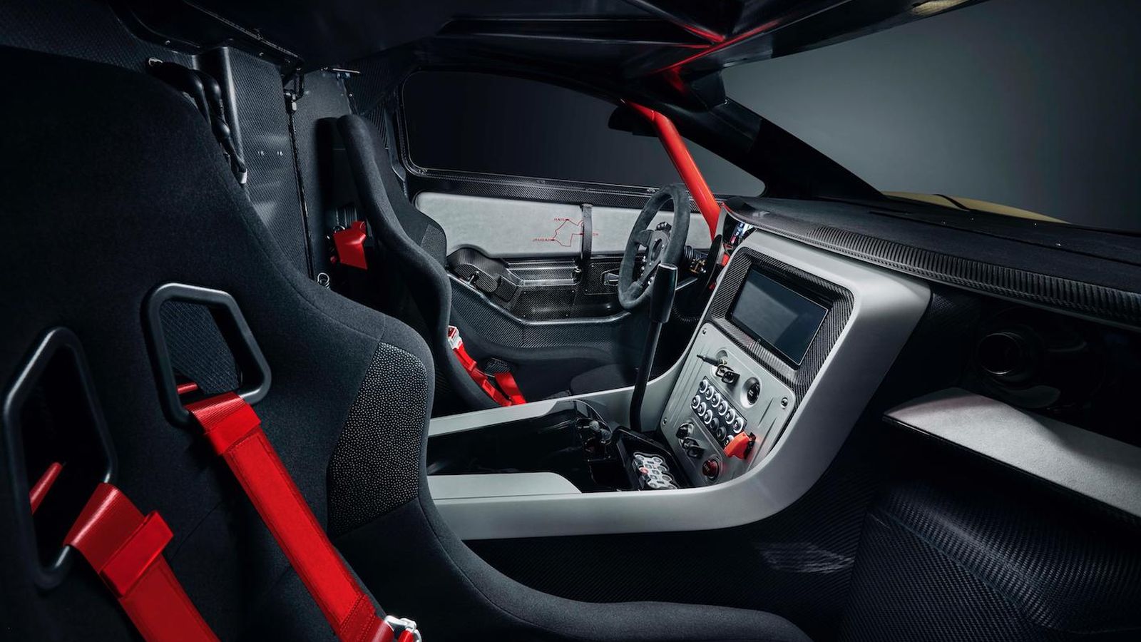 Los dos asientos del Hunter están envueltos por una jaula de seguridad que cumple con las especificaciones de la FIA.