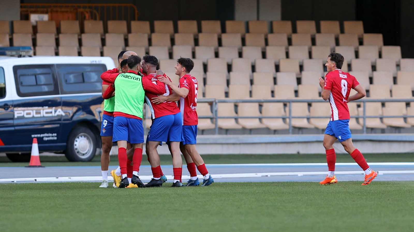 Imágenes del Xerez DFC contra el Don Benito en Chapín
