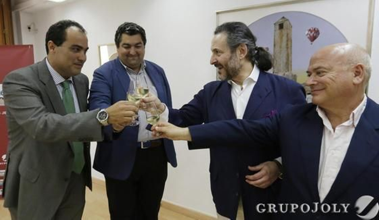 David Fernández, Antonio Montero, Pepe Molina y Bernardo Palomo brindan por el arte. 

Foto: Miguel Angel Gonzalez