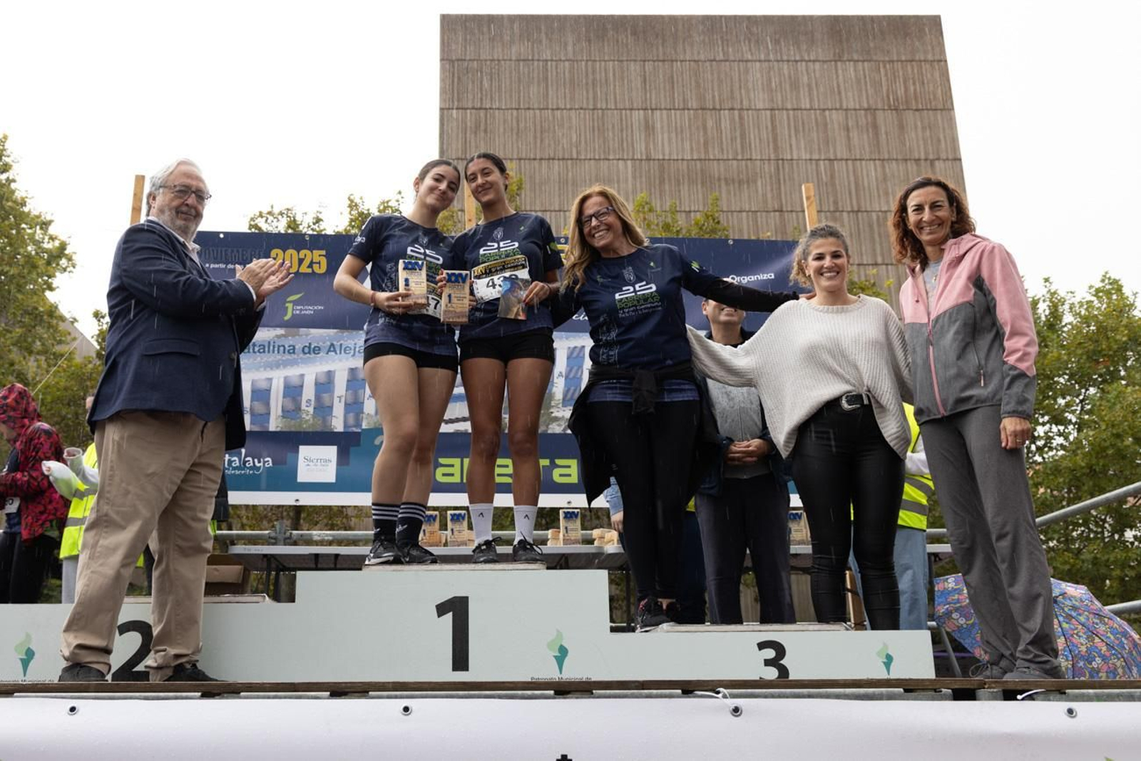 Atletismo por la paz y la integración en la XXV Carrera y Caminata del IES Santa Catalina de Alejandría (II)