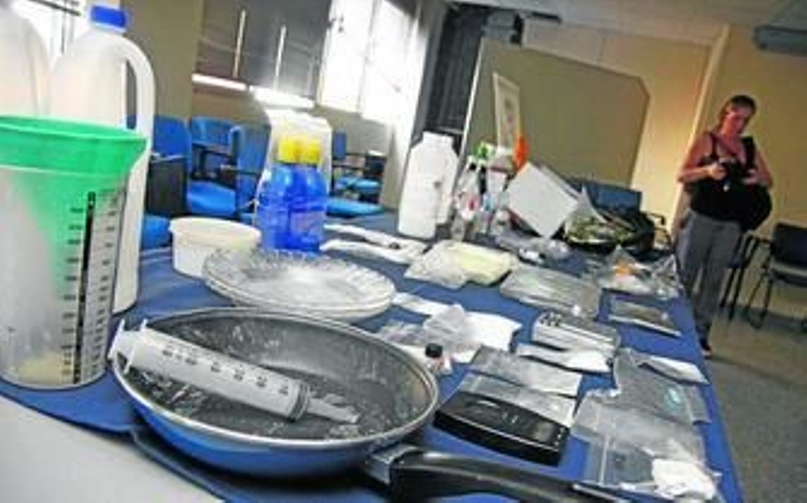 El material intervenido a los traficantes, expuesto ayer en la Jefatura Superior de Policía.