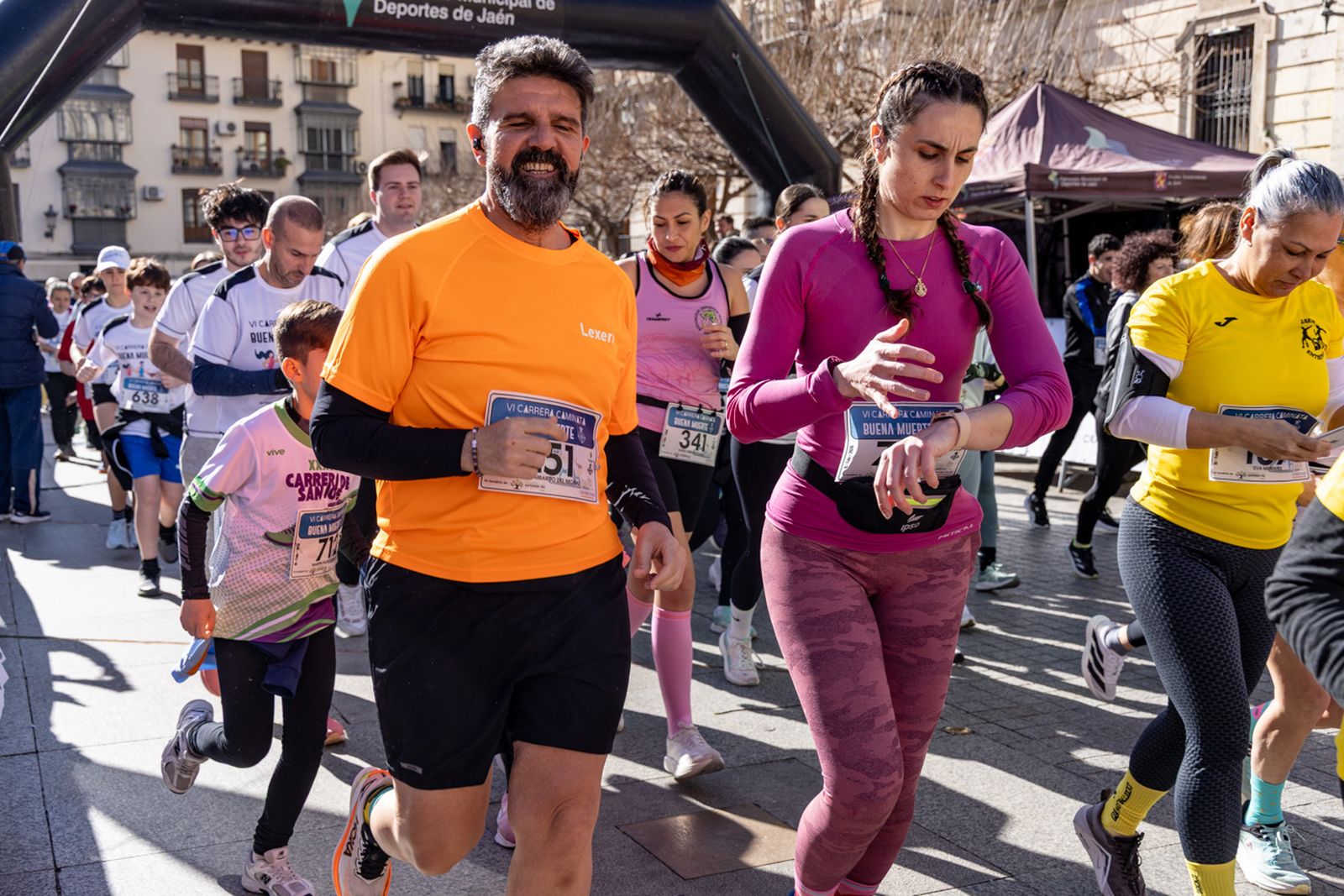En imágenes: deporte y solidaridad se dan la mano en la VI Carrera-Caminata de la Hermandad de la Buena Muerte (1)