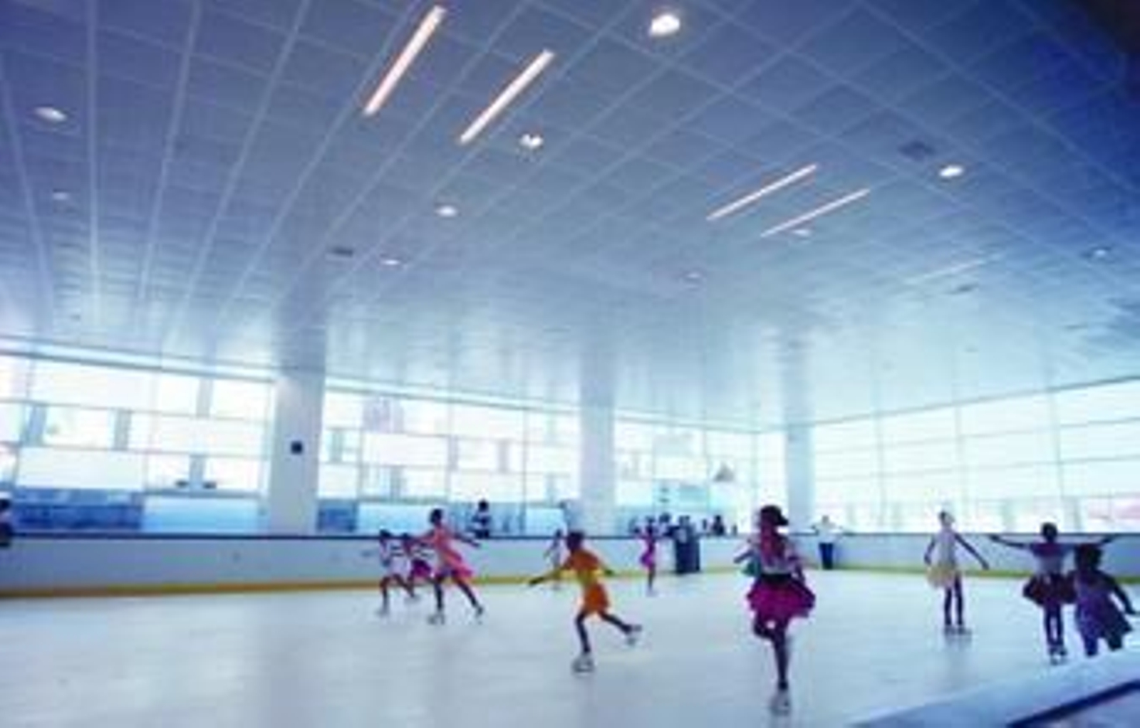 Imagen de la pista de hielo, una de las mayores atracciones del centro de ocio King's Bastion. Imagen de la pista de hielo, una de las mayores atracciones del centro de ocio King's Bastion.