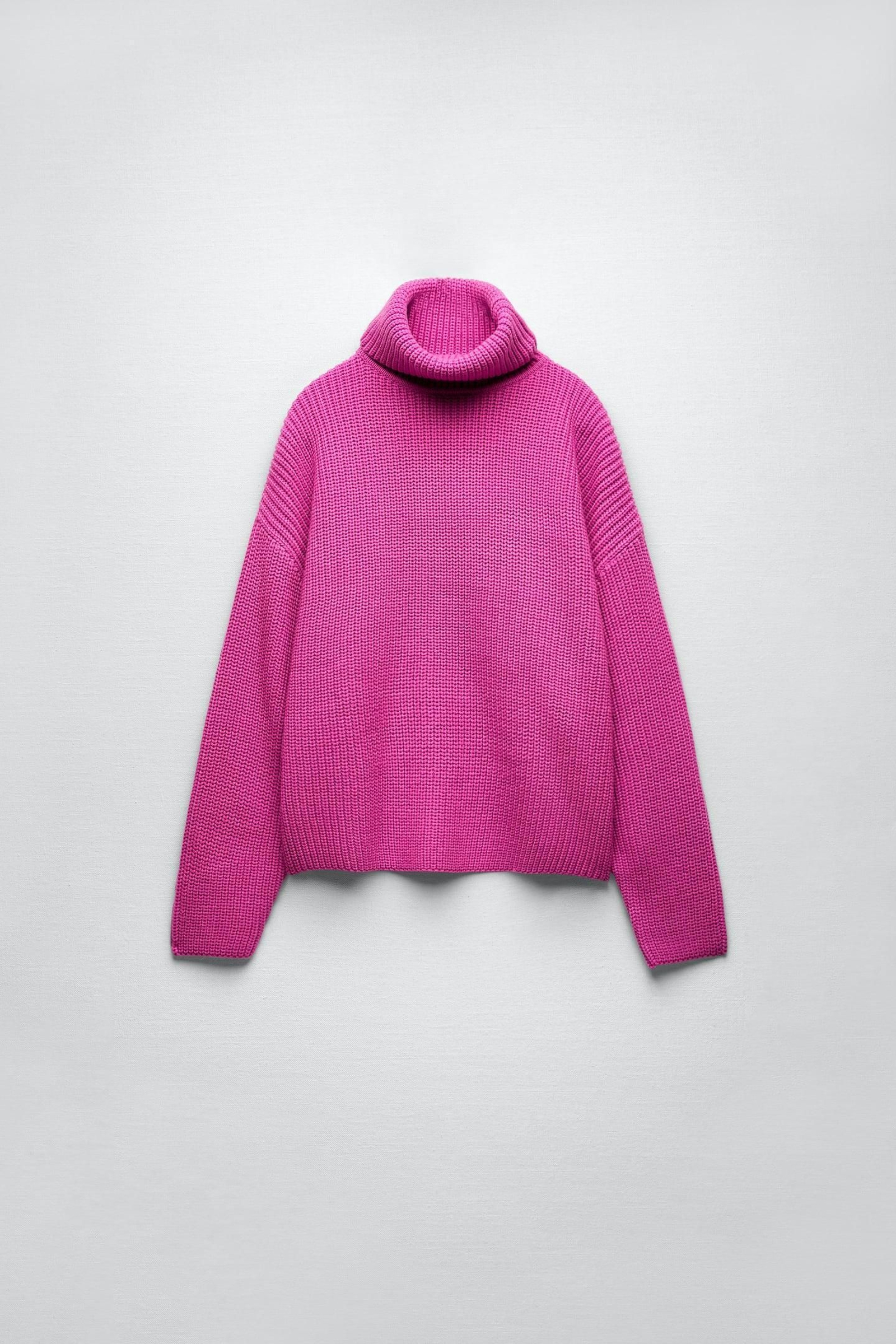Jersey rosa fucsia de cuello vuelto de Zara.