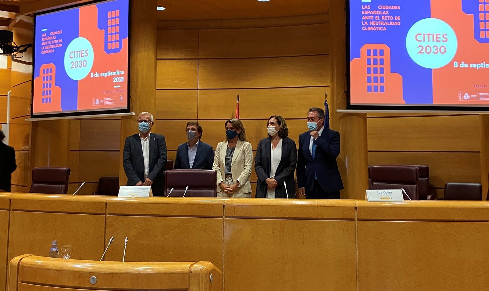 Los alcaldes de Valencia, Madrid, Barcelona y Sevilla con la ministra Teresa Ribera este miércoles en el Senado.