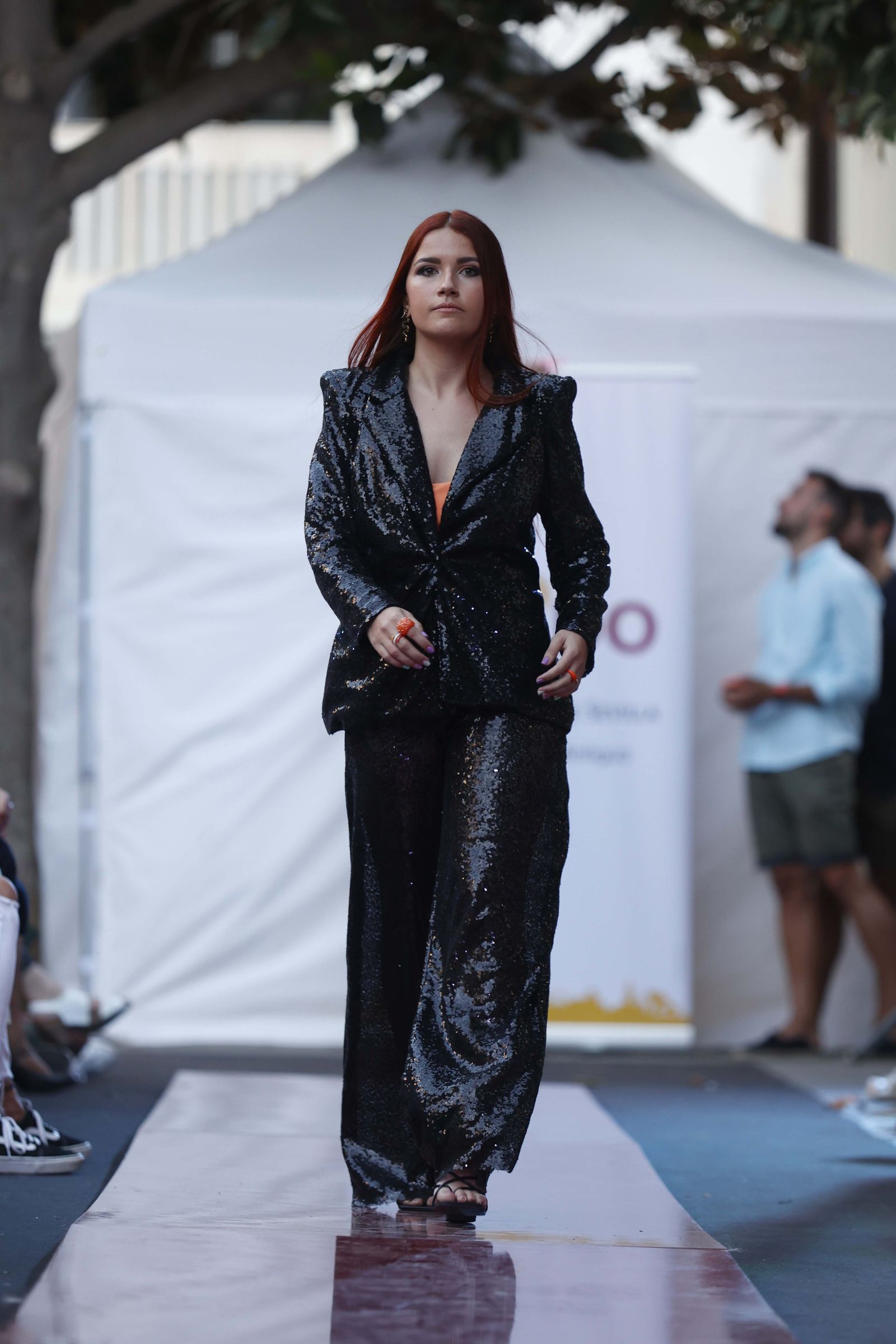 Las imágenes del Desfile de Jóvenes Diseñadores en la Plaza de la Magdalena