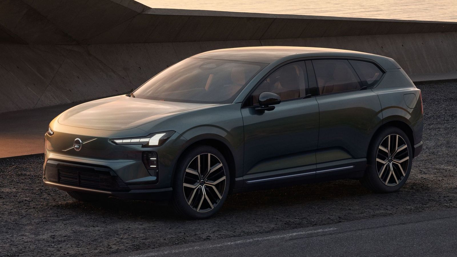 Los primeros EX60 en llegar a sus clientes erán los P6, con un precio desde 64.900 euros; así como los P10, que cuestan desde 67.925 euros.