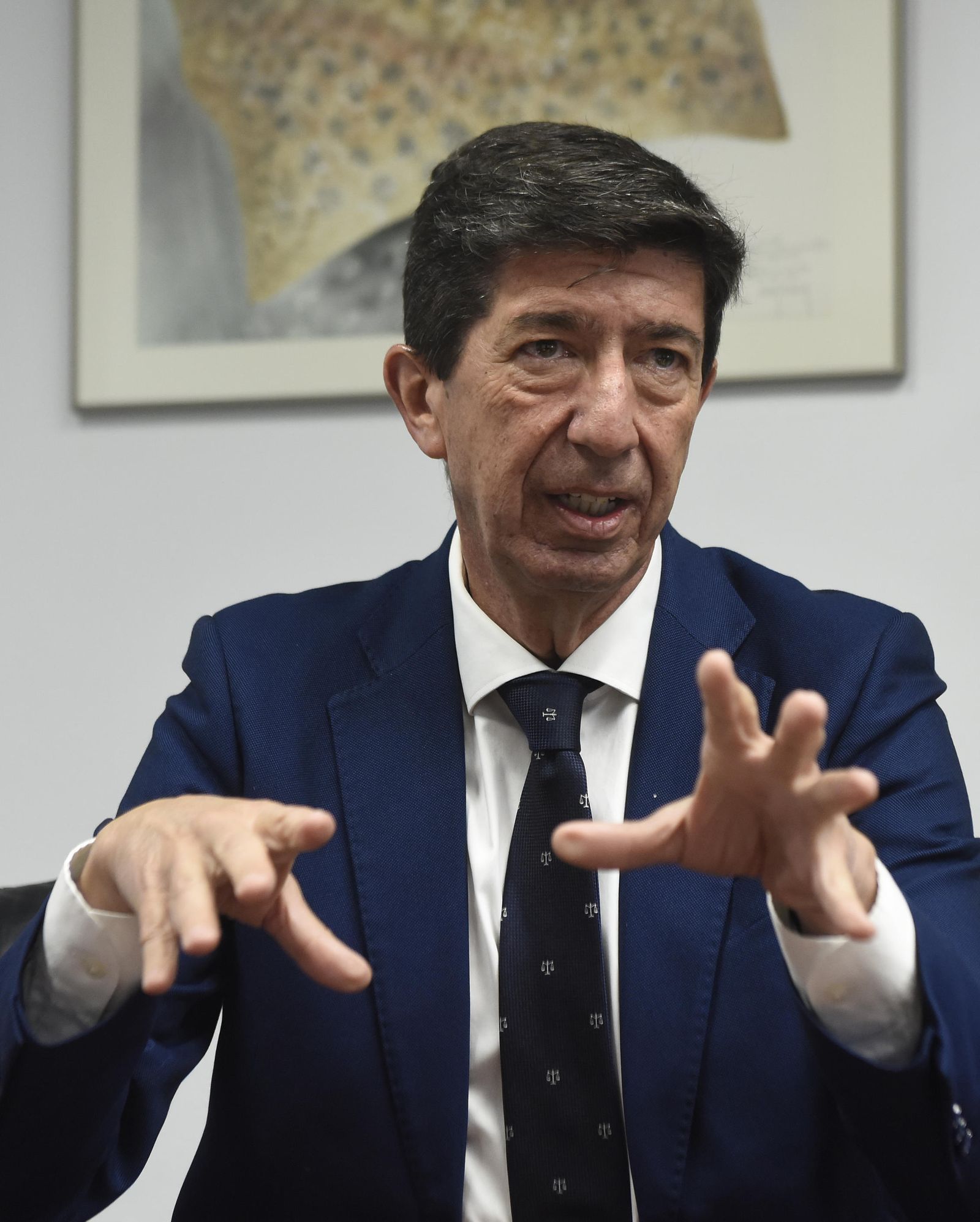 El vicepresidente de la Junta, Juan Marín, en su despacho del Parlamento.