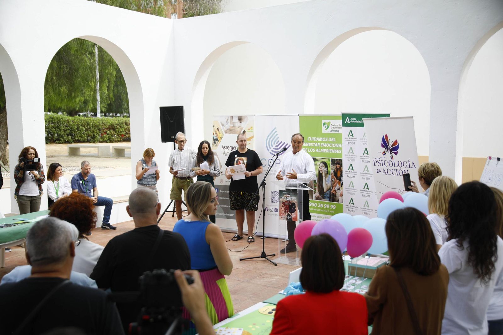 Las imágenes del "Día mundial de la salud mental" en Almería