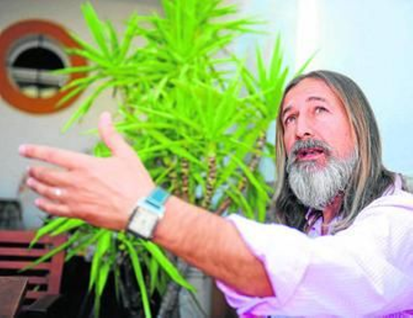 Clemente, en su domicilio, en la rueda de prensa que ofreció en julio de 2011 tras salir de prisión.