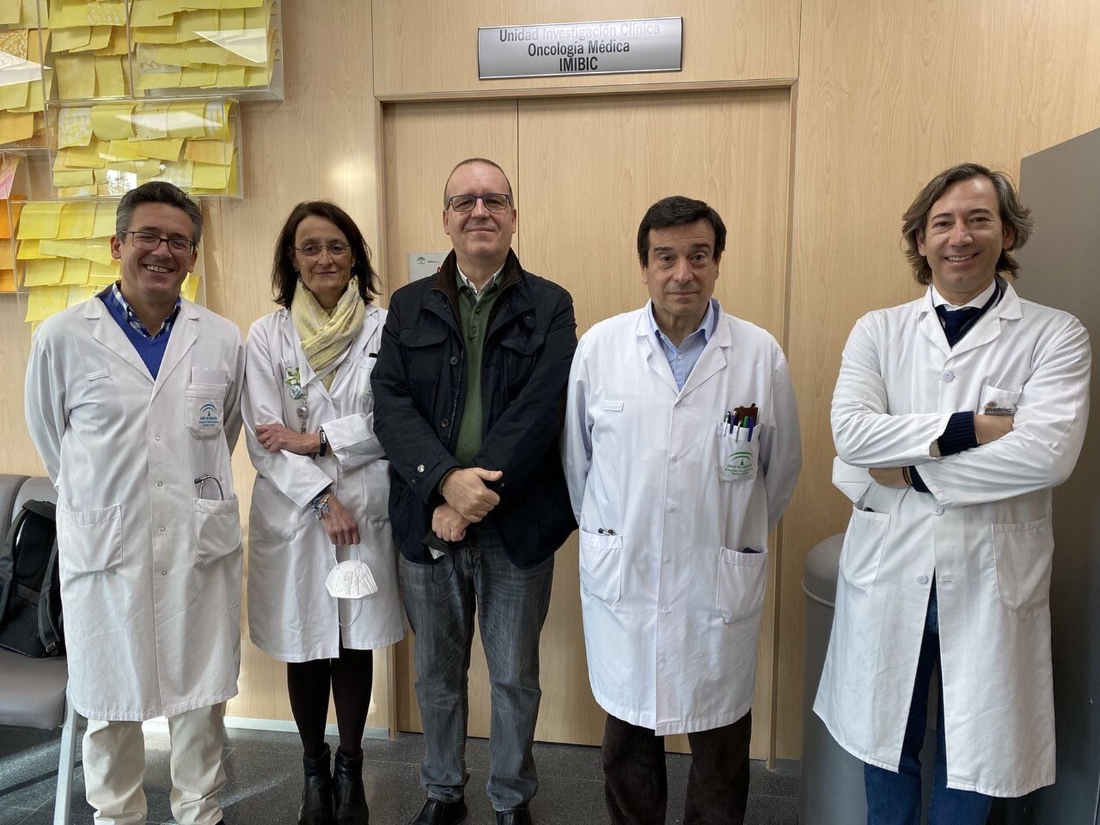 La Asociación Egabrense contra el Cáncer dona 55.000 euros al Imibic.