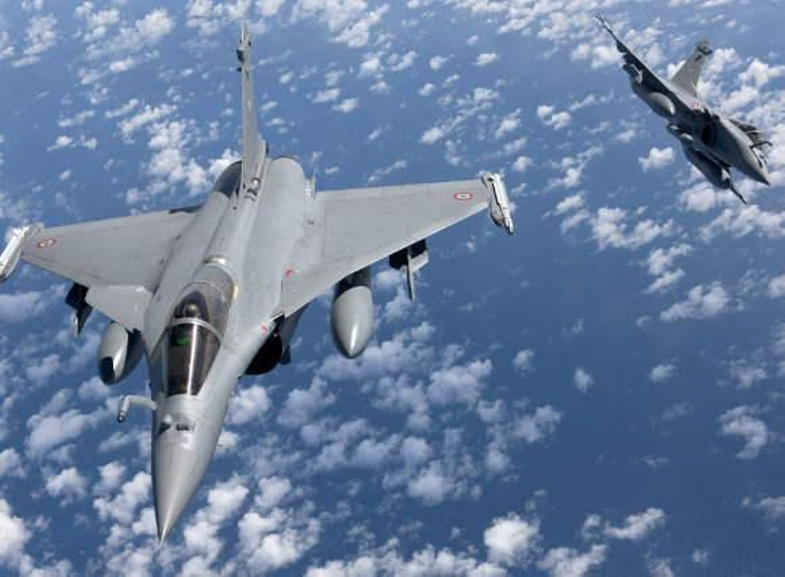 Mueren 33 miembros del EI tras los bombardeos de Francia y Rusia