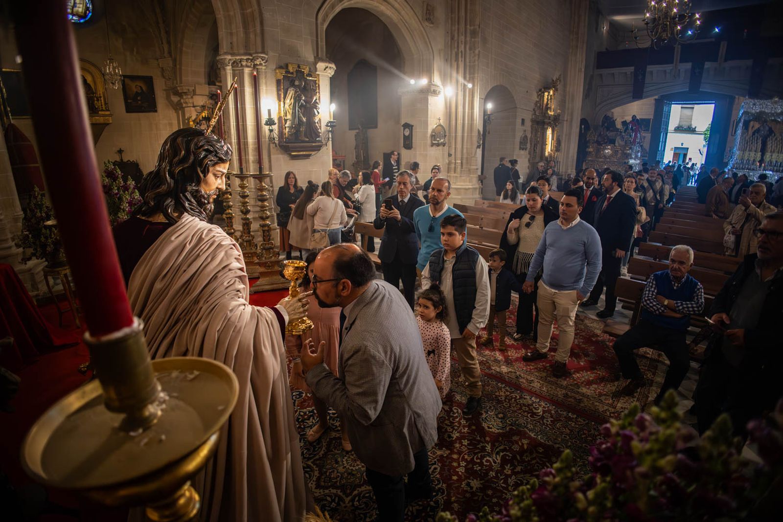 Los besapiés y besamanos del Domingo de Pasión en Jerez