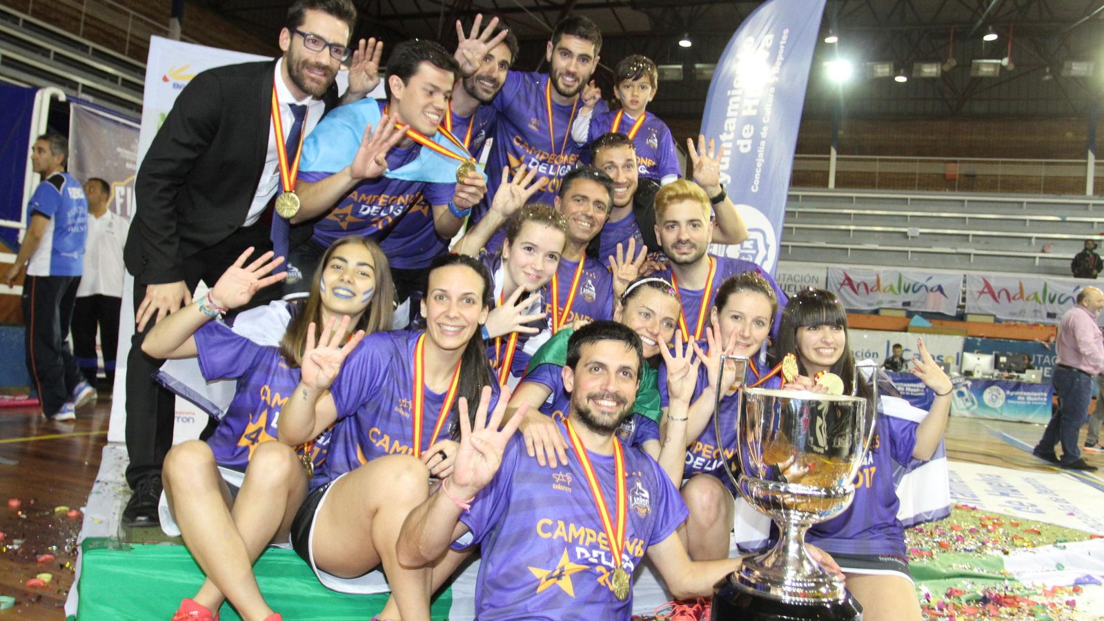 El Recreativo IES La Orden, festejando una de sus ligas