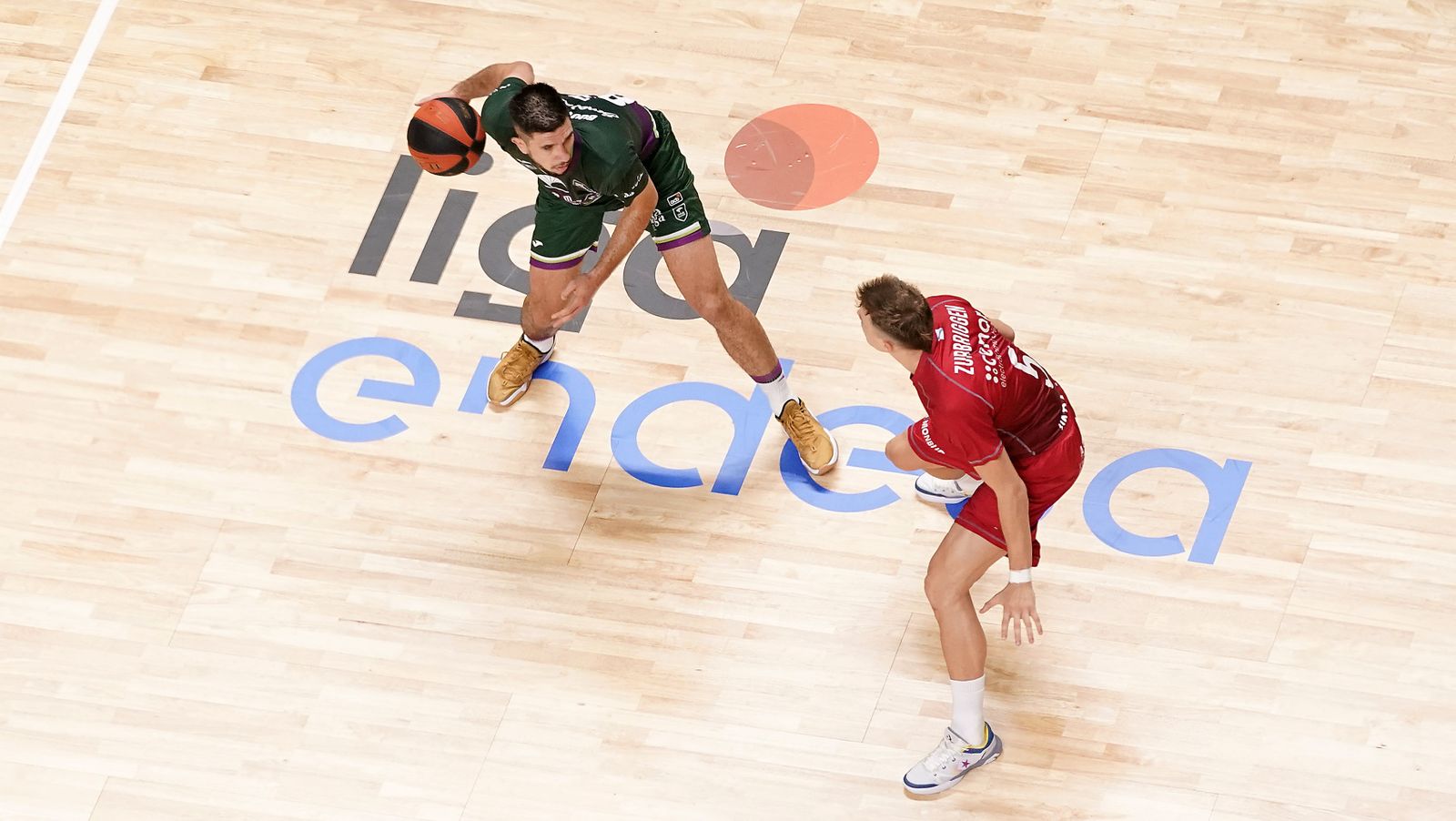 Axel Bouteille, ante Zurbriggen.