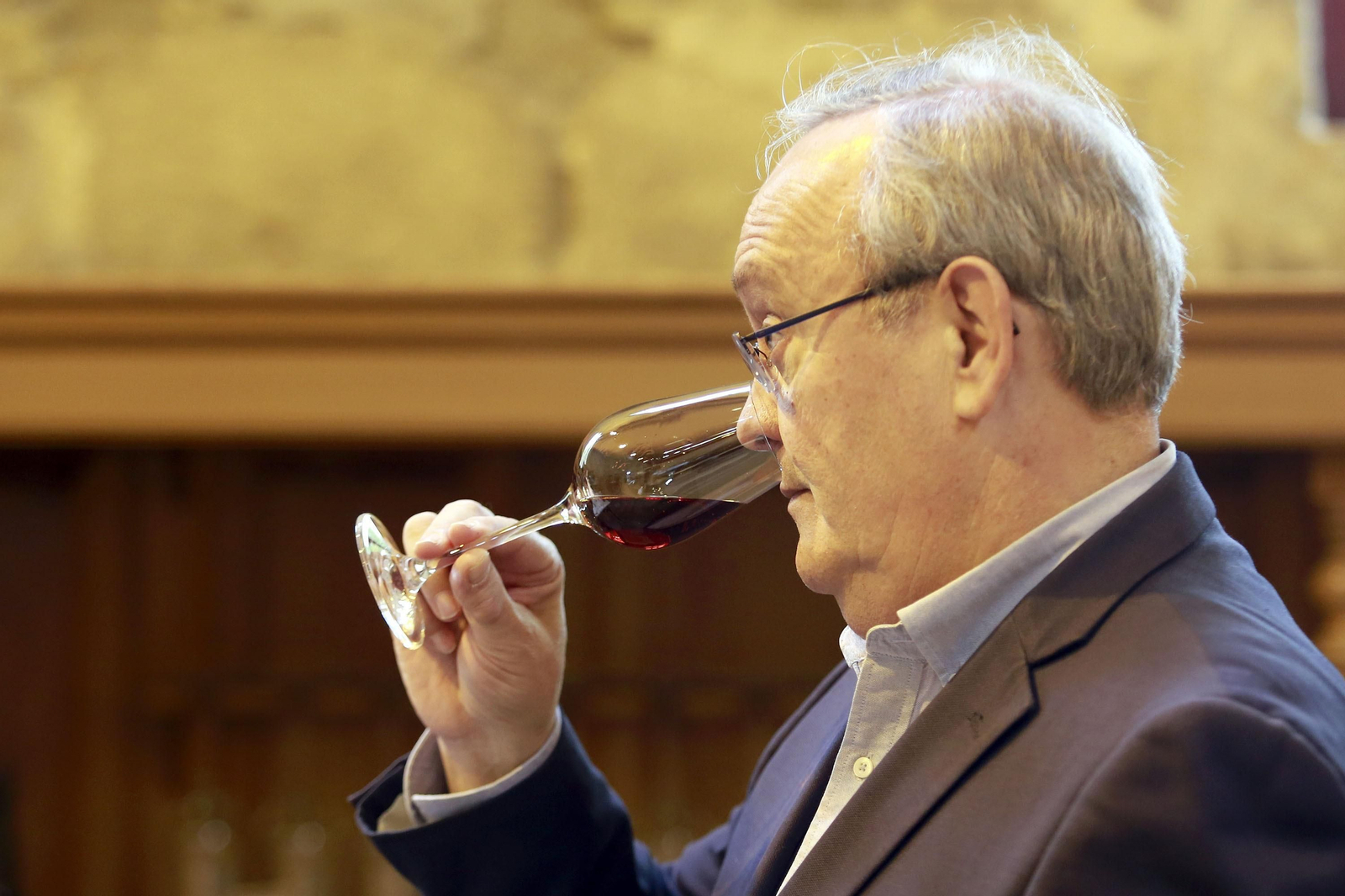 Inicio de la destilación del brandy Lepanto