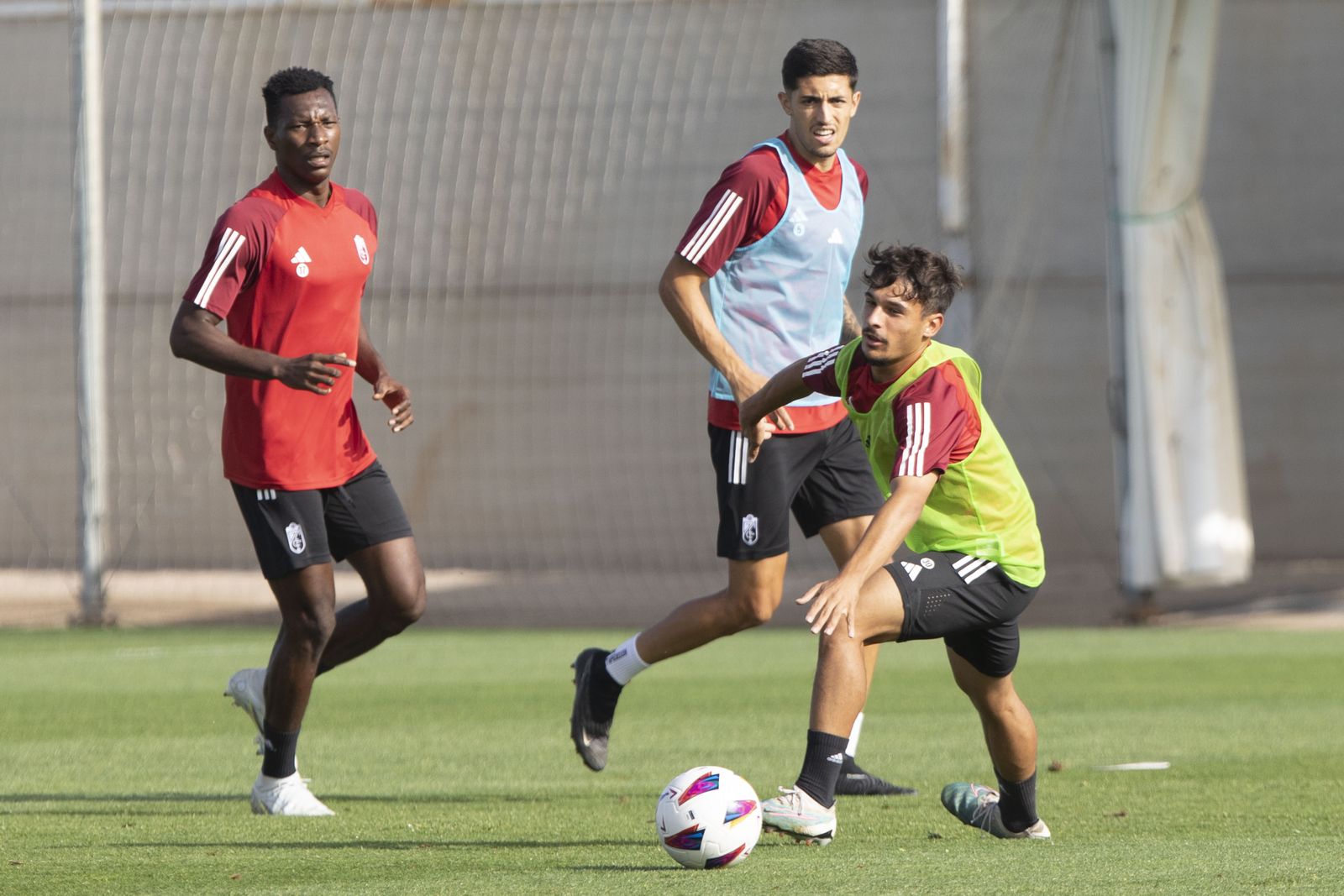 Jugadores del Granada CF en el entrenamiento del jueves