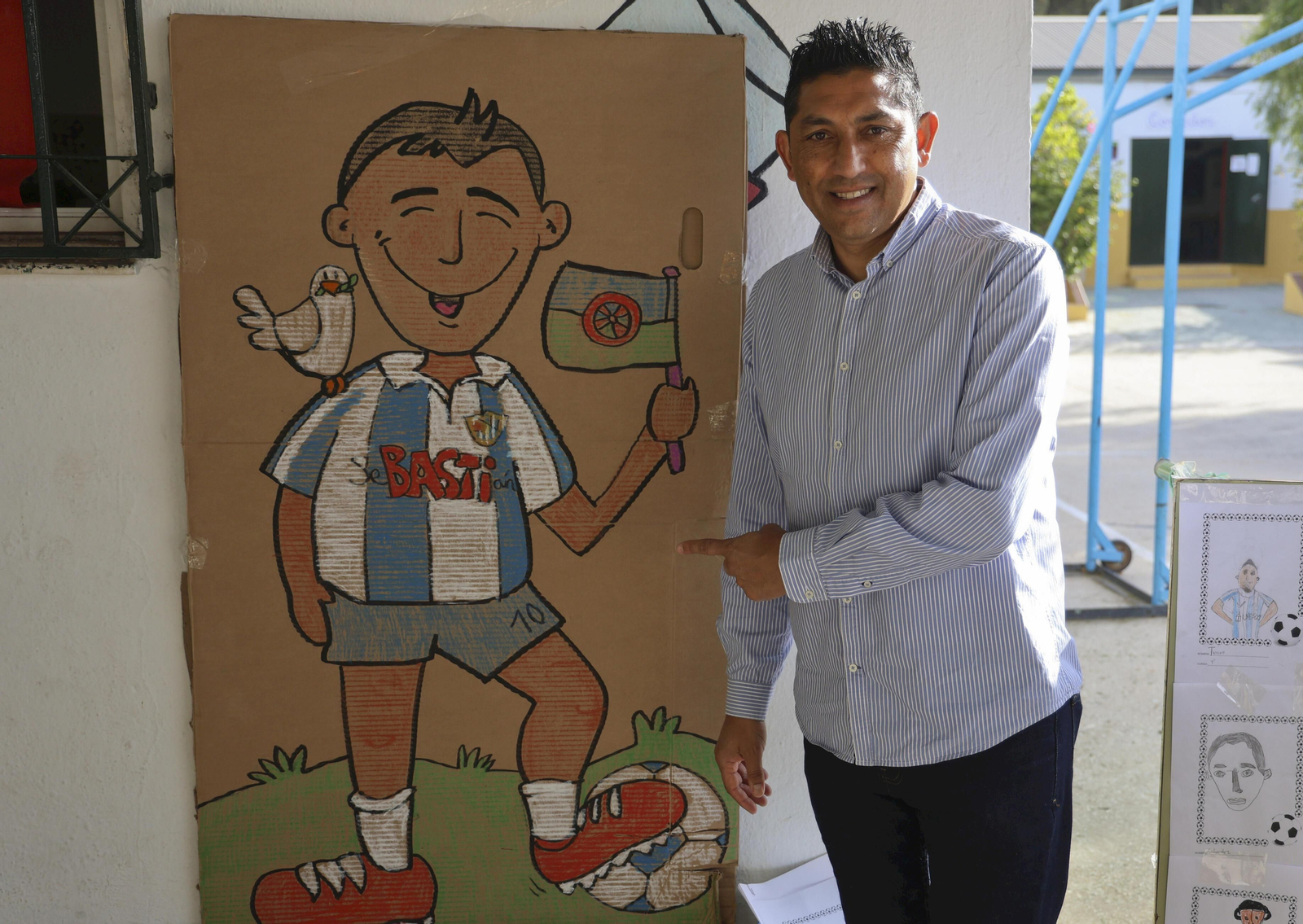 La visita de Basti al CEIP María de la O, en fotos