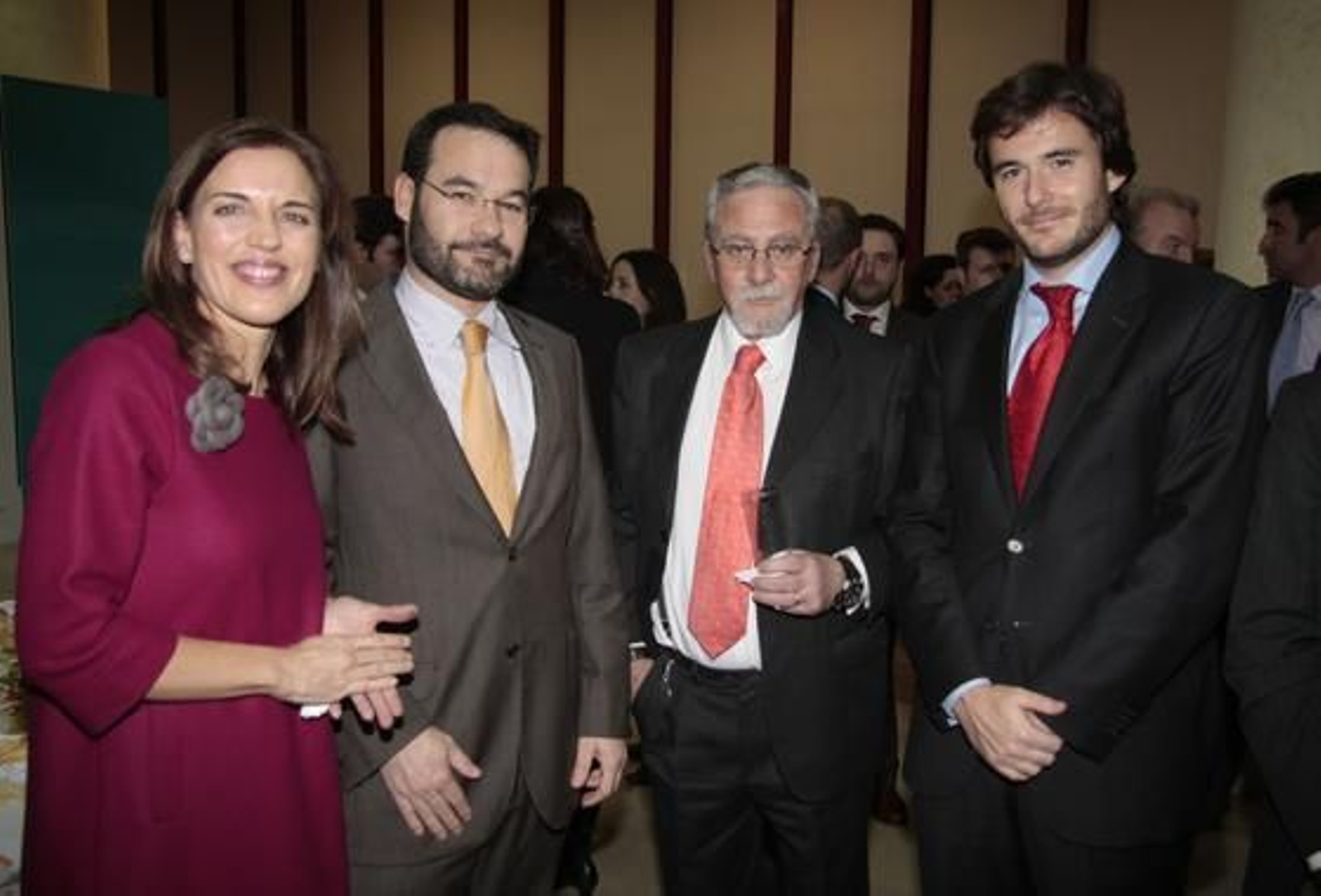 Victoria Herrera, gerente comercial del Grupo Joly, Gonzalo Alonso, director de Comunicación de Extenda, y Enrique Pedrós, comercial del Grupo Joly.

Foto: M. GOMEZ/ VICTORIA HIDALGO