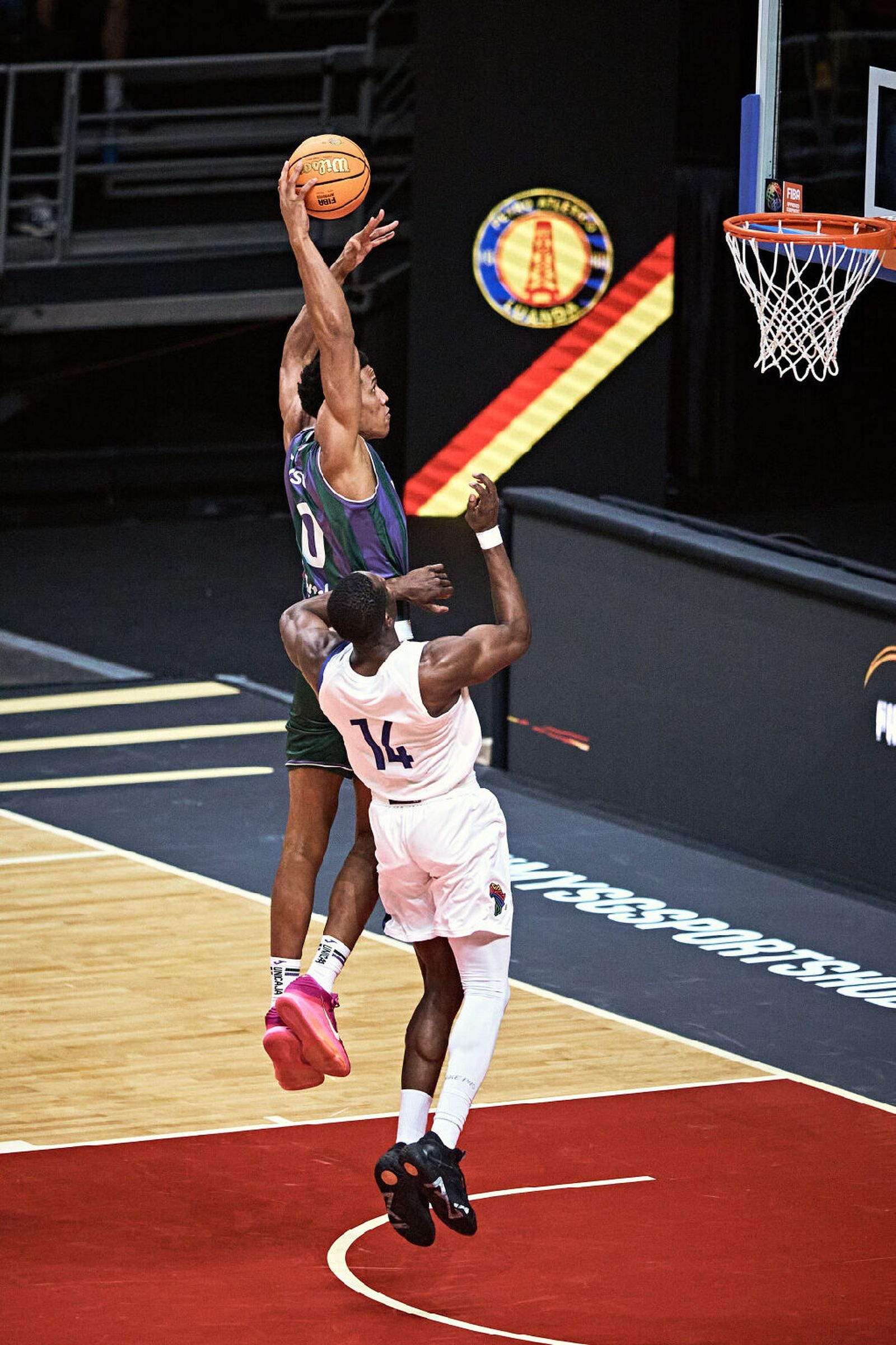 Las fotos del Preto Luanda - Unicaja de la Copa Intercontinental de baloncesto