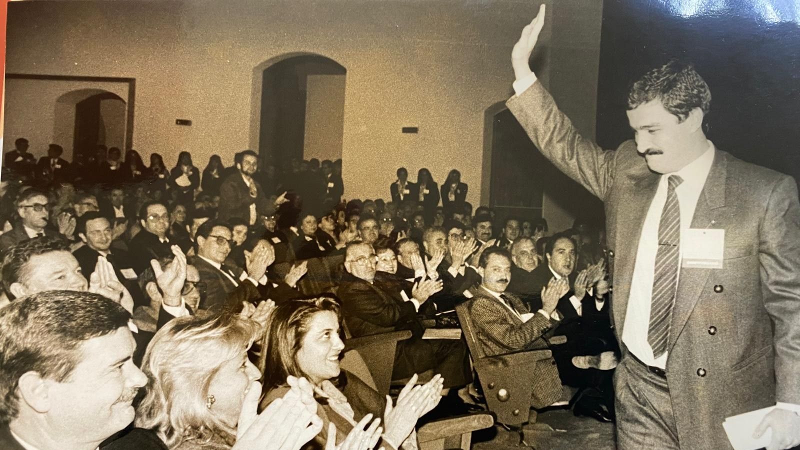 Juan Manuel Armario, en el congreso del PP de Cádiz celebrado en octubre de 1990 en Valcárcel en el que fue elegido presidente provincial del partido.