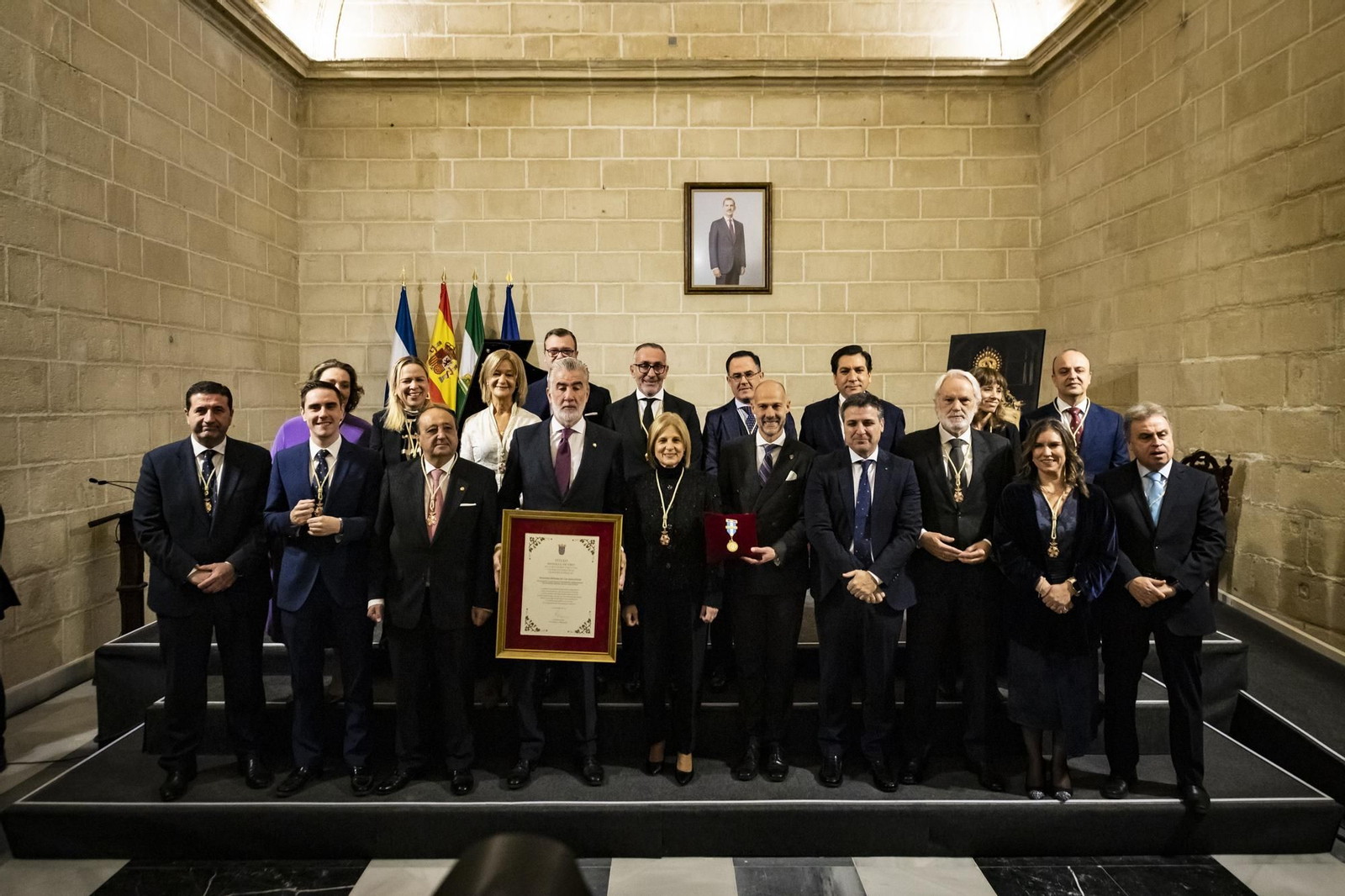 La entrega de la Medalla de Oro de Jerez a la Virgen de las Angustias, en imágenes