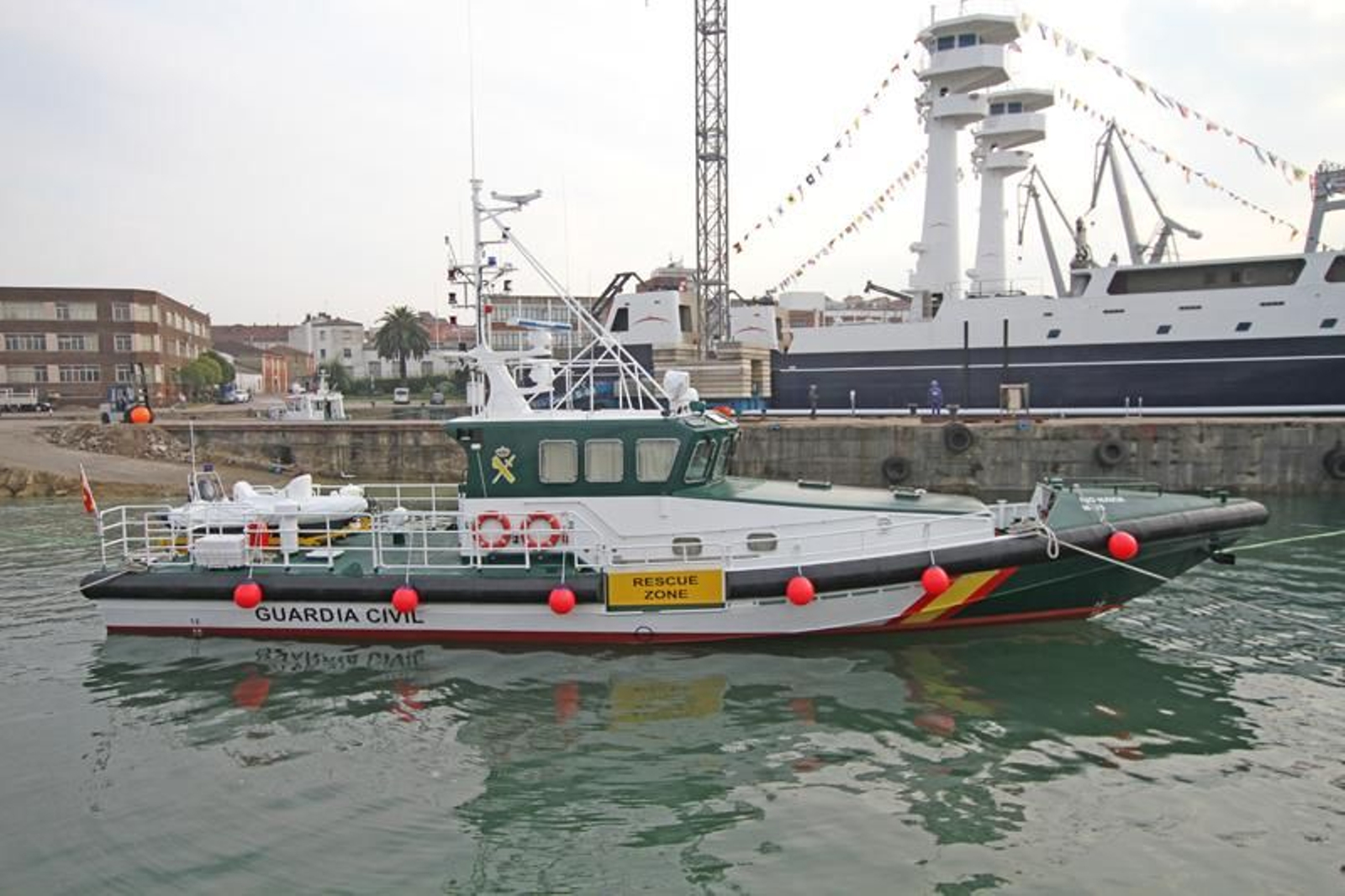 La patrullera 'Río Navia'.