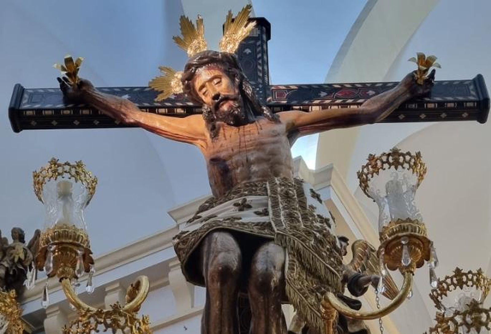 El imponente crucificado de Confalón