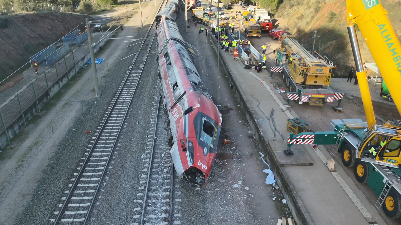 Así ha sido el levantamiento de los trenes tras el accidente ferroviario de Adamuz.