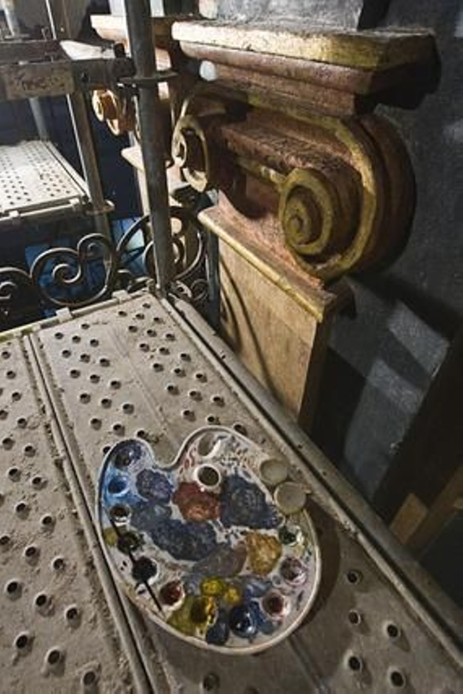 Aparecen nuevos frescos en los trabajos de rehabilitación del Oratorio de San Felipe Neri. 

Foto: Julio Gonzalez