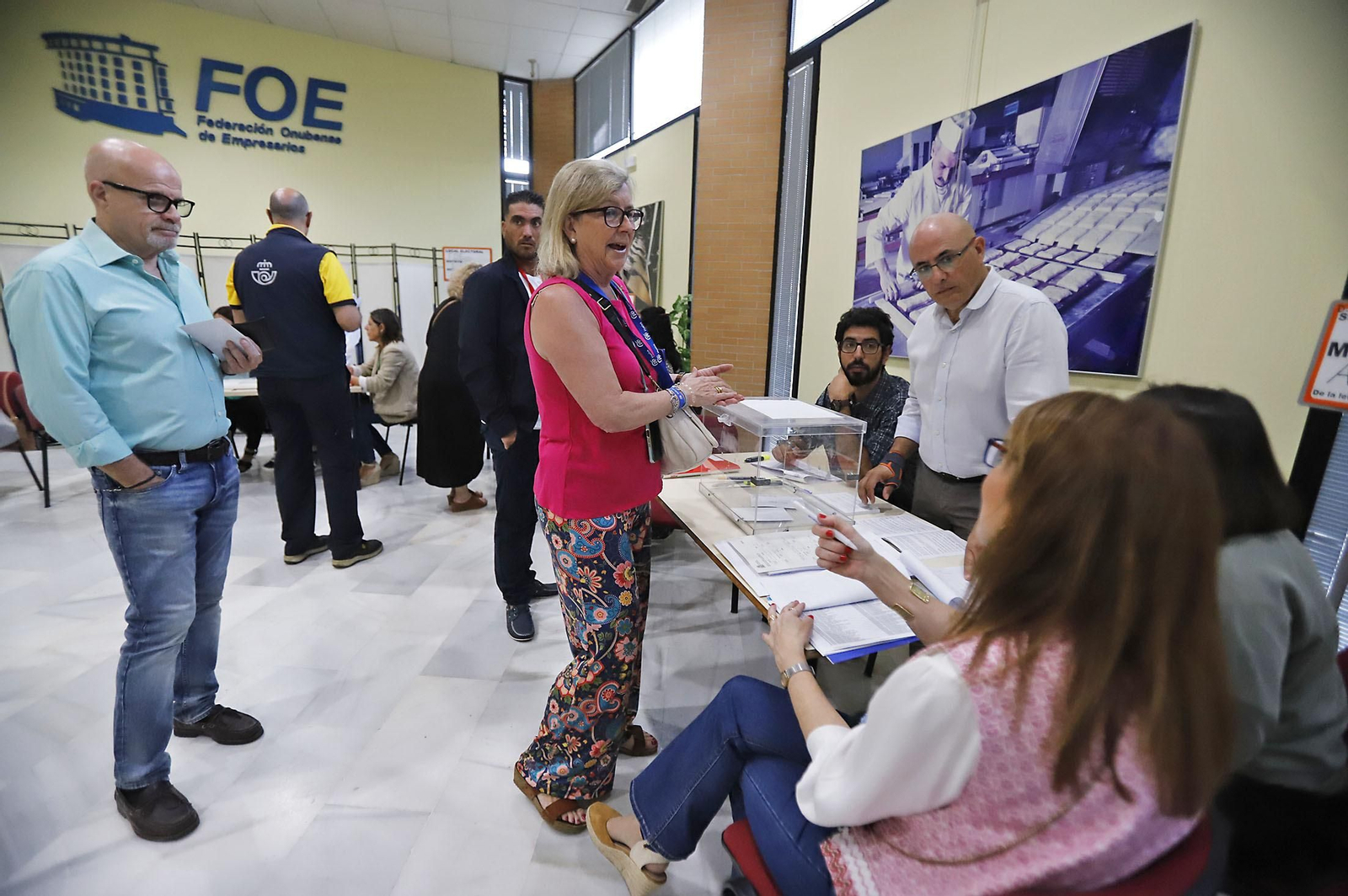 Elecciones 2023: Imágenes del inicio de la jornada electoral en Huelva