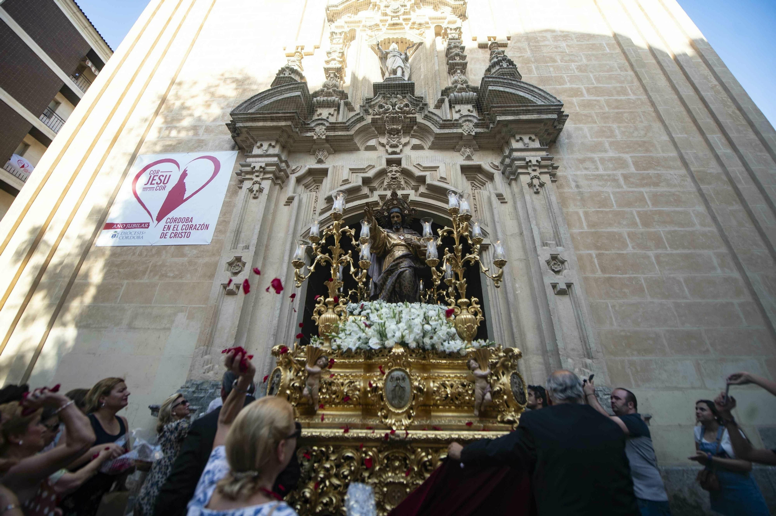 Las fotos del Jubileo de las Cofradías con motivo de la bendición del Sagrado Corazón de Jesús de las Ermitas