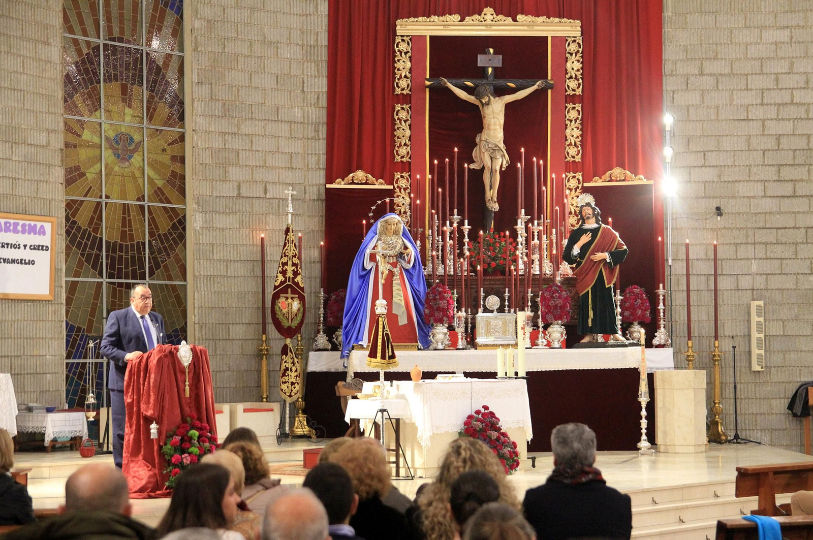 Imágenes del pregón de Fernando de la Torre en la Hdad del Perdón