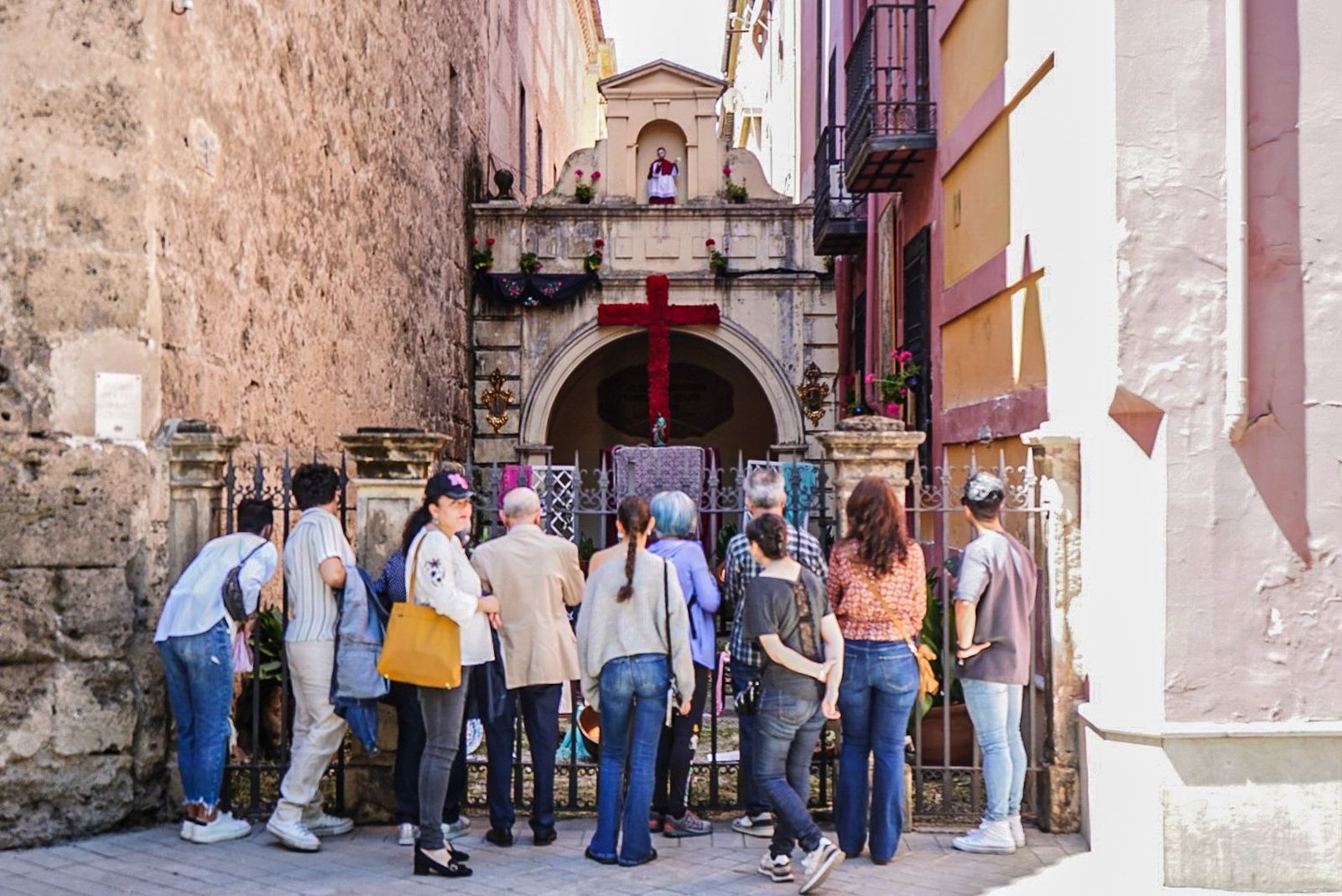 Segundo día de cruces en Granada, en fotos