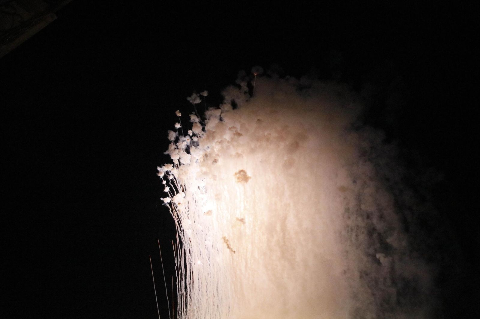 Las imágenes de la misa vespertina y procesión del Cristo de la Luz de Dalías