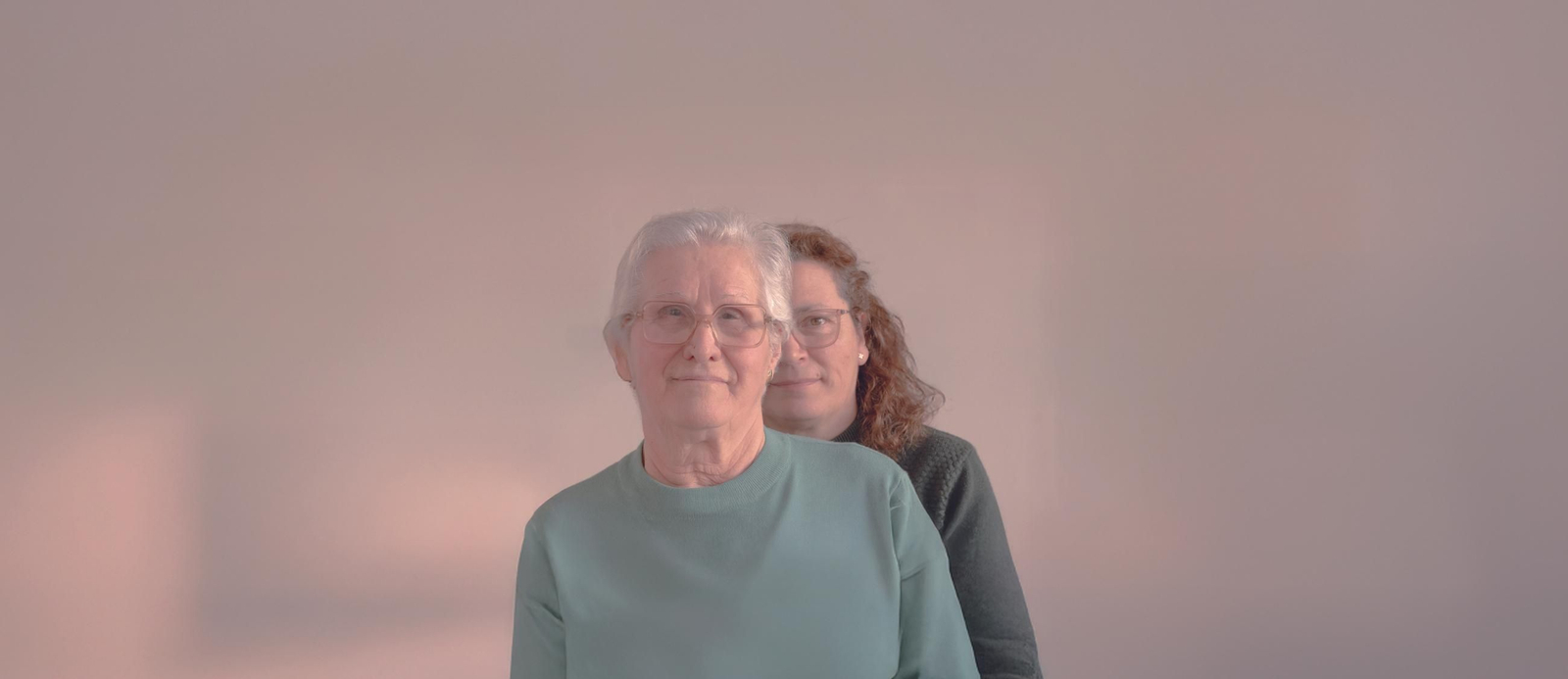 Mari Carmen Ramírez, cuidadora principal de su tía Carmen, afectada de alzhéimer desde hace 8 años.