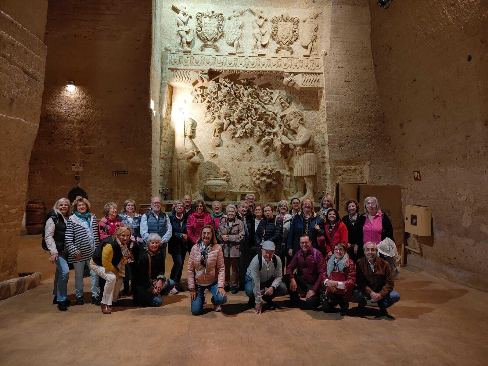 Varios de los miembros de ALUMA, en una de sus actividades culturales.