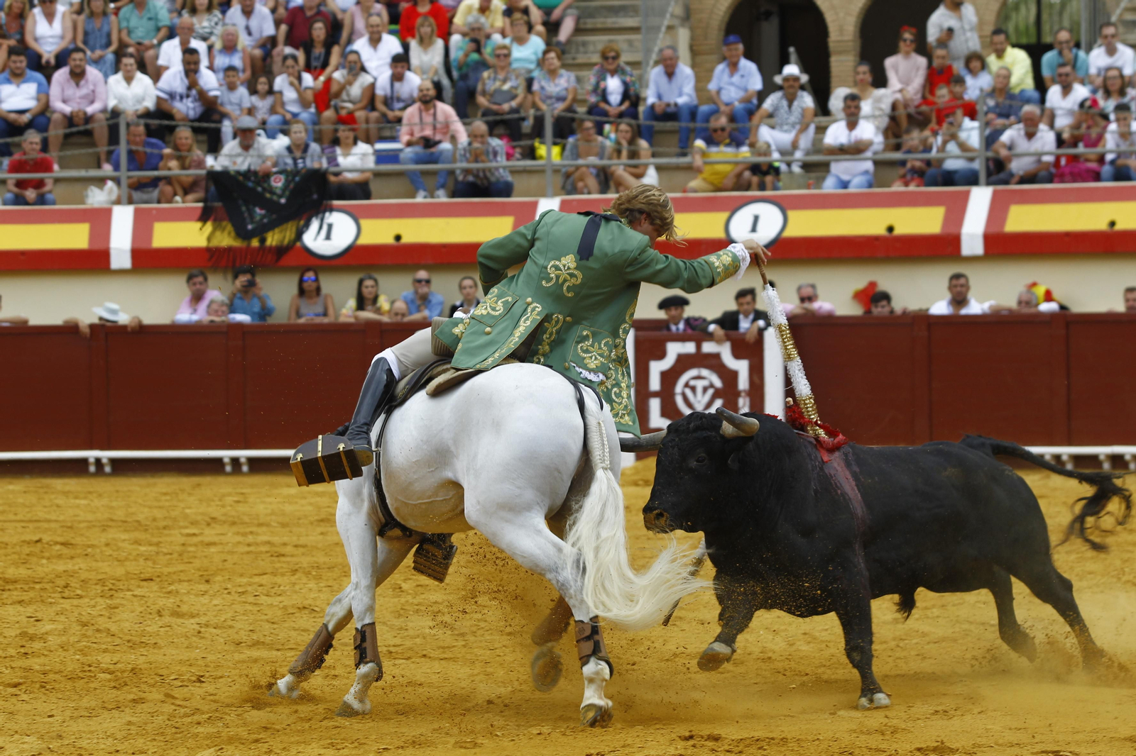 Imágenes de la corrida de rejones en la Feria taurina de Vera 2022