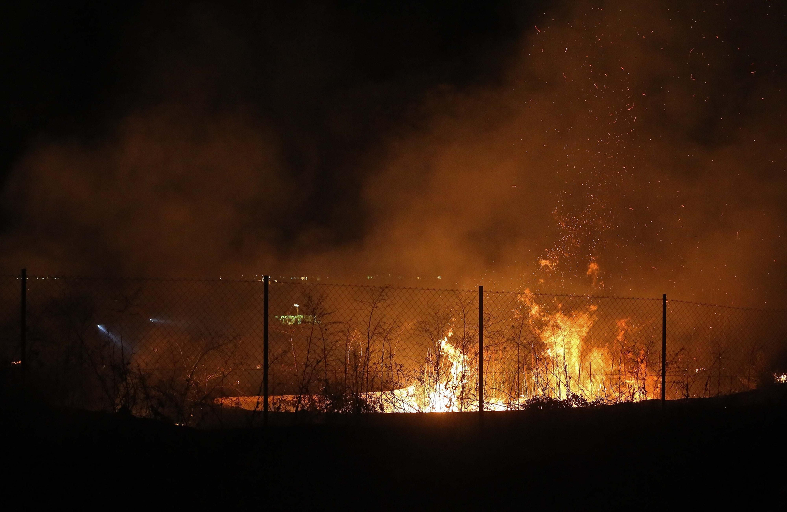 Fotos del incendio de vegetación en La Ermita