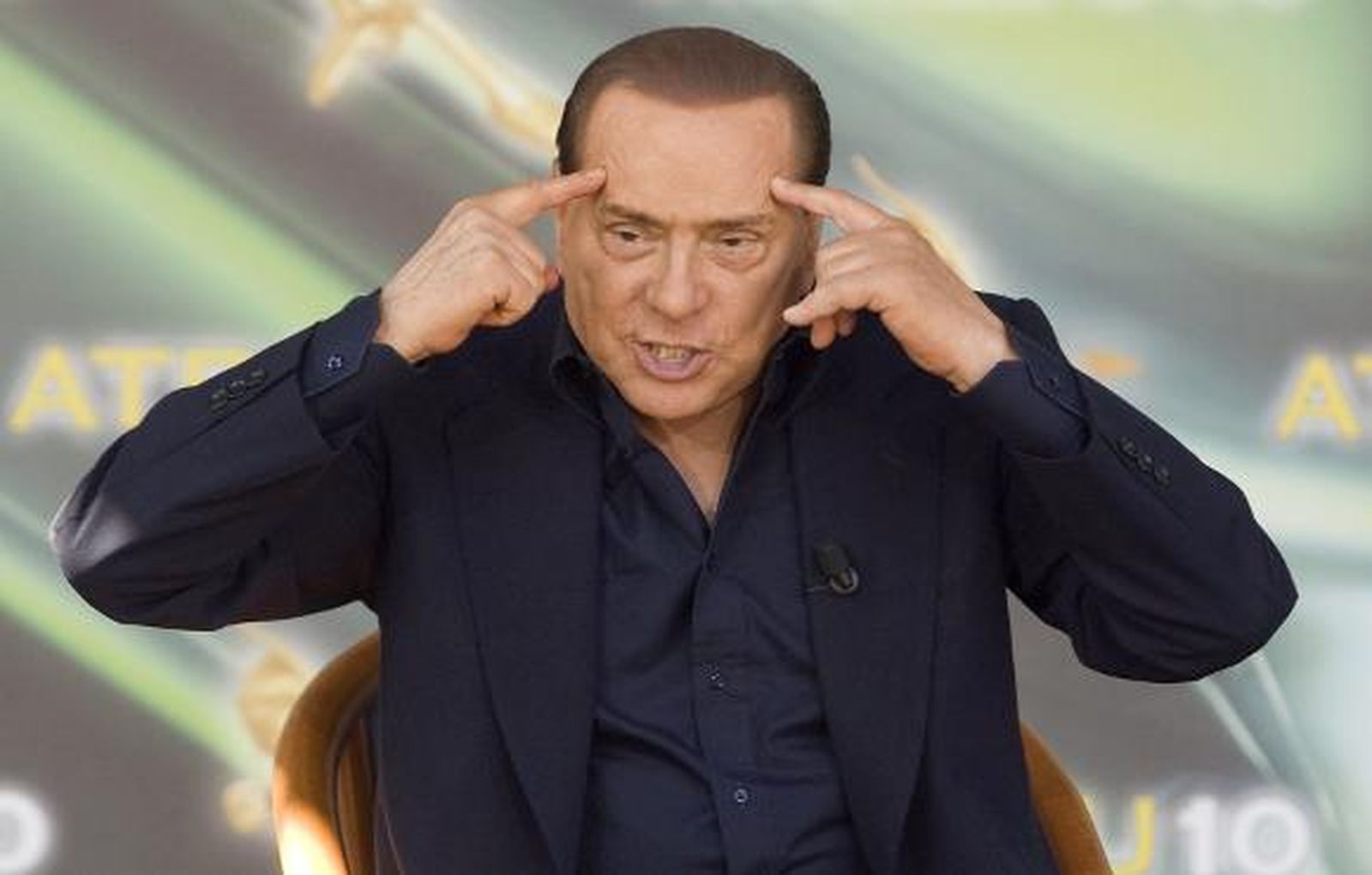 Berlusconi: "33 chicas me parecen demasiadas incluso para un treintañero"