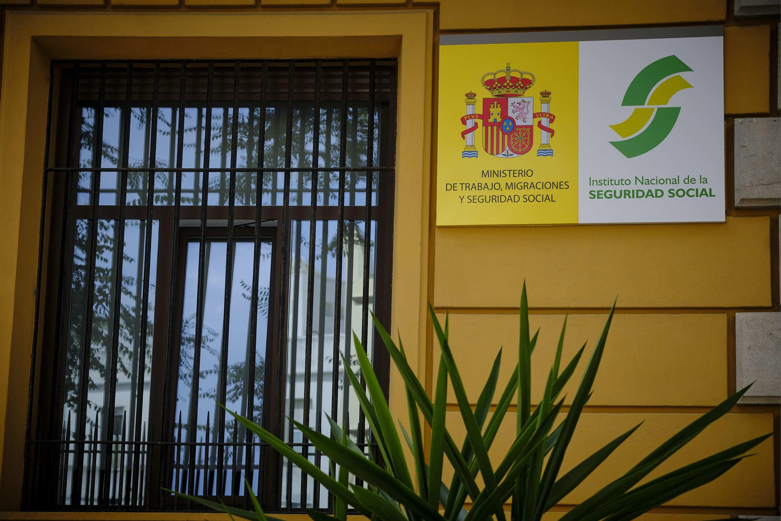 La integración de lagunas no sirve para completar el periodo mínimo de cotización exigido para acceder a una pensión contributiva. La integración de lagunas no sirve para completar el periodo mínimo de cotización exigido para acceder a una pensión contributiva.