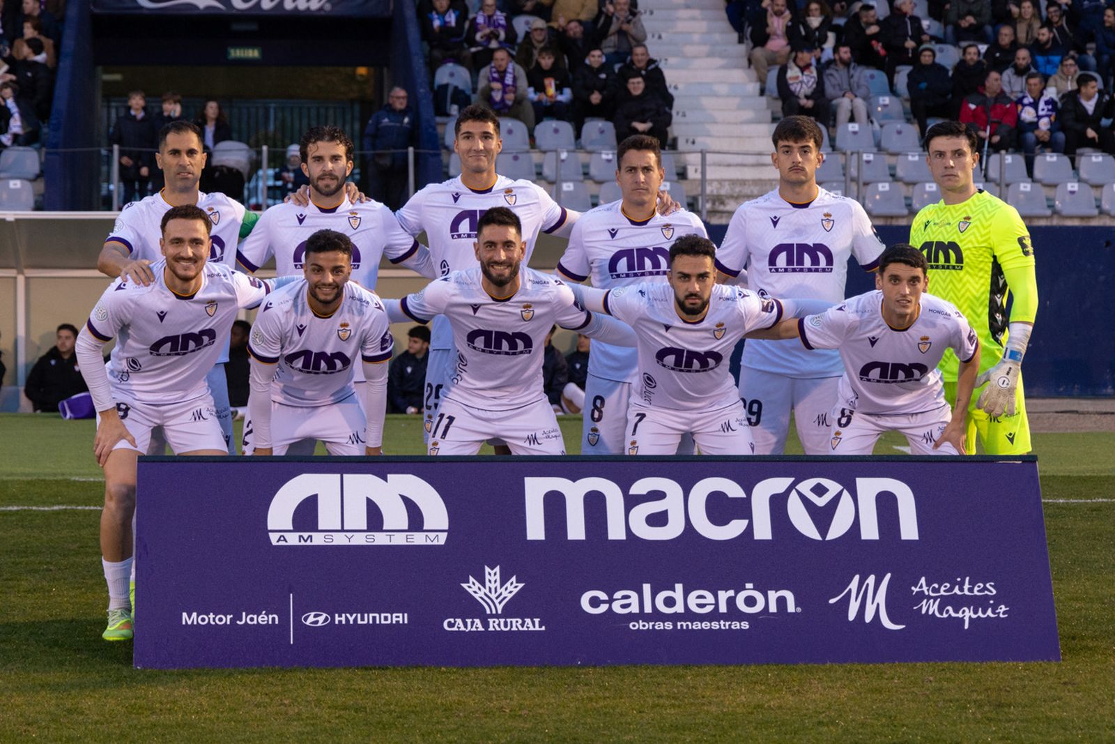 Alineación titular del Real Jaén ante el filial malaguista.